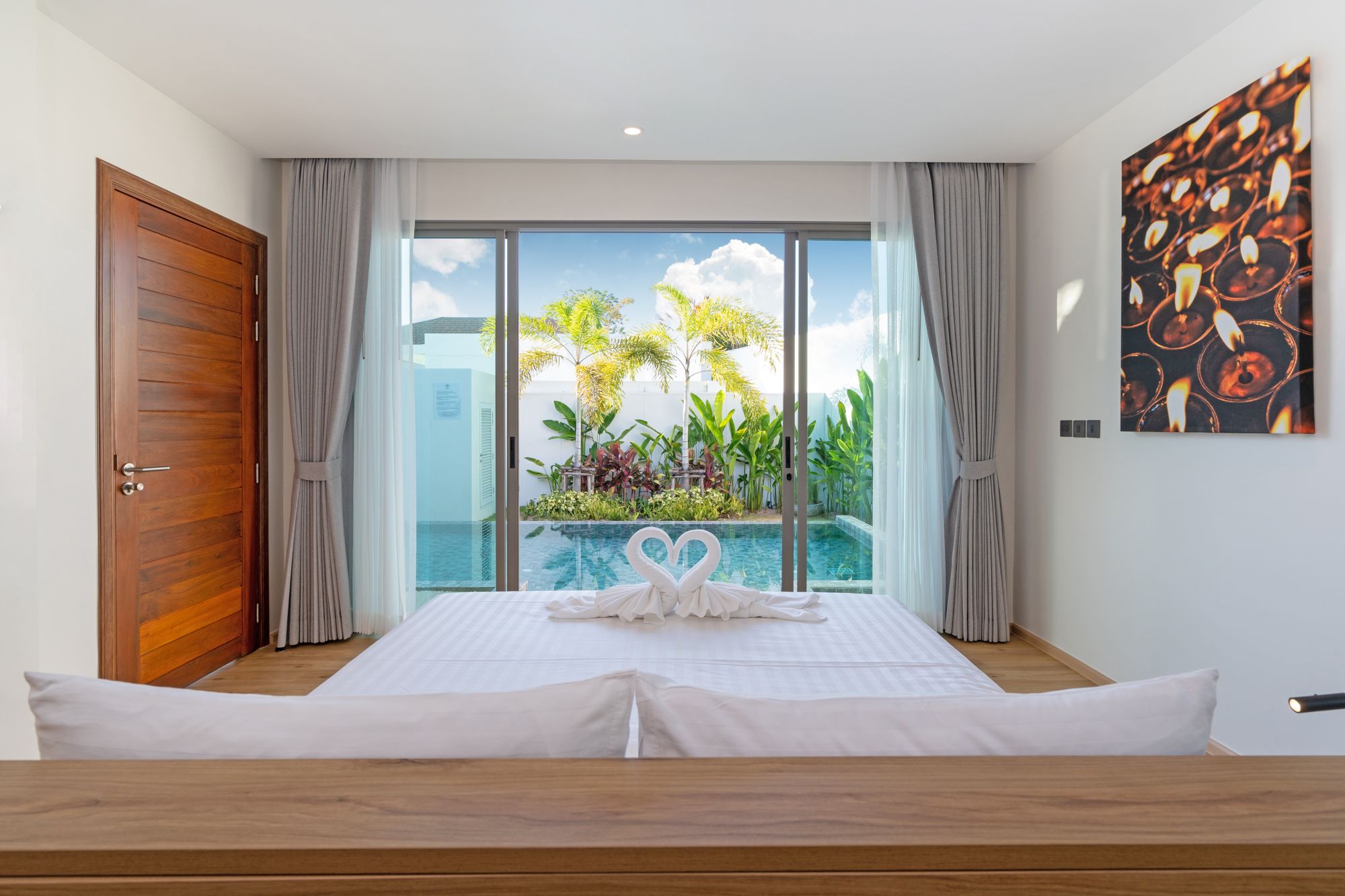 Escape Villas in Phuket: Standard Pool Villa 2-BR | Master bedroom