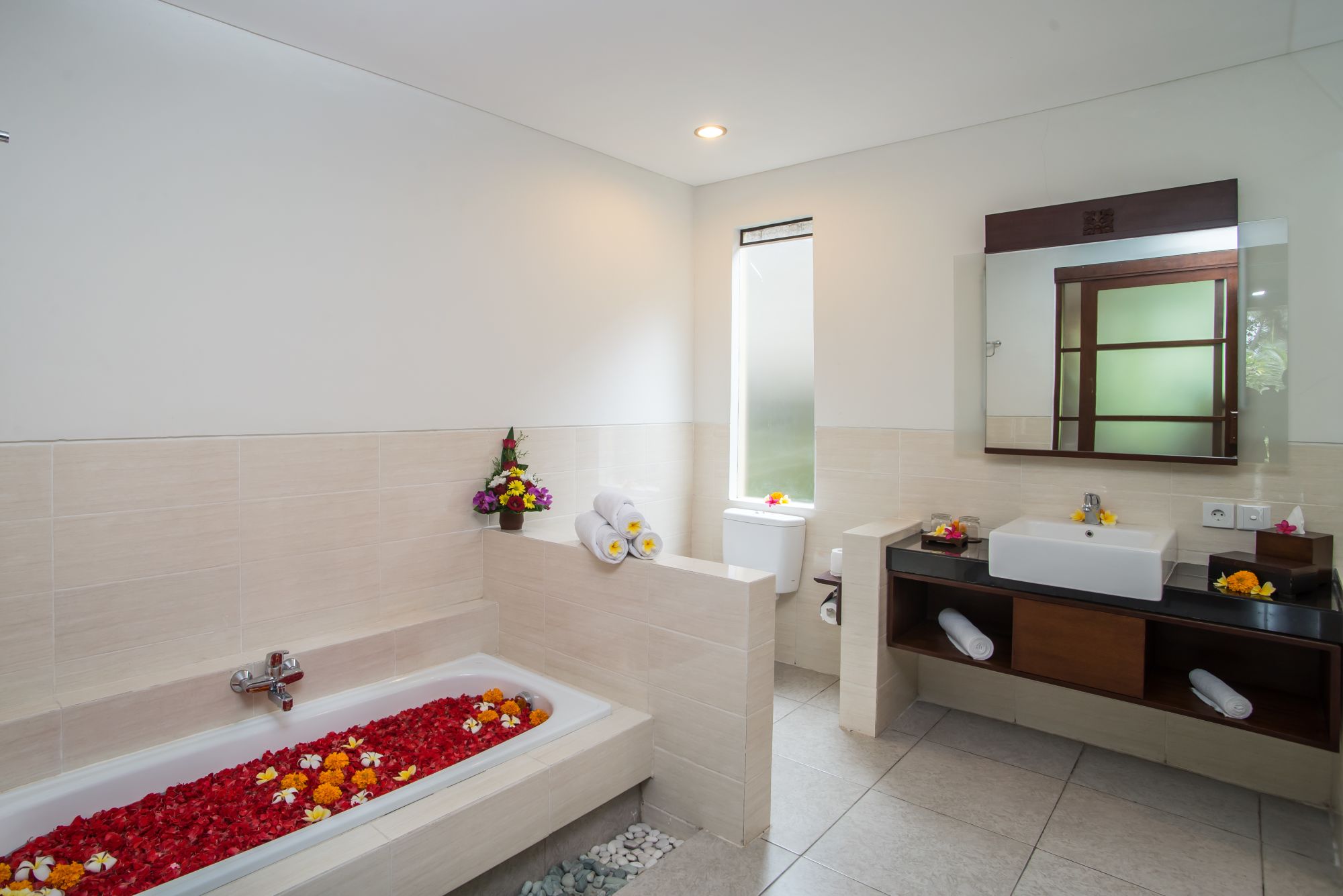 Kori Ubud Resort & Spa: Deluxe Suite | bathroom