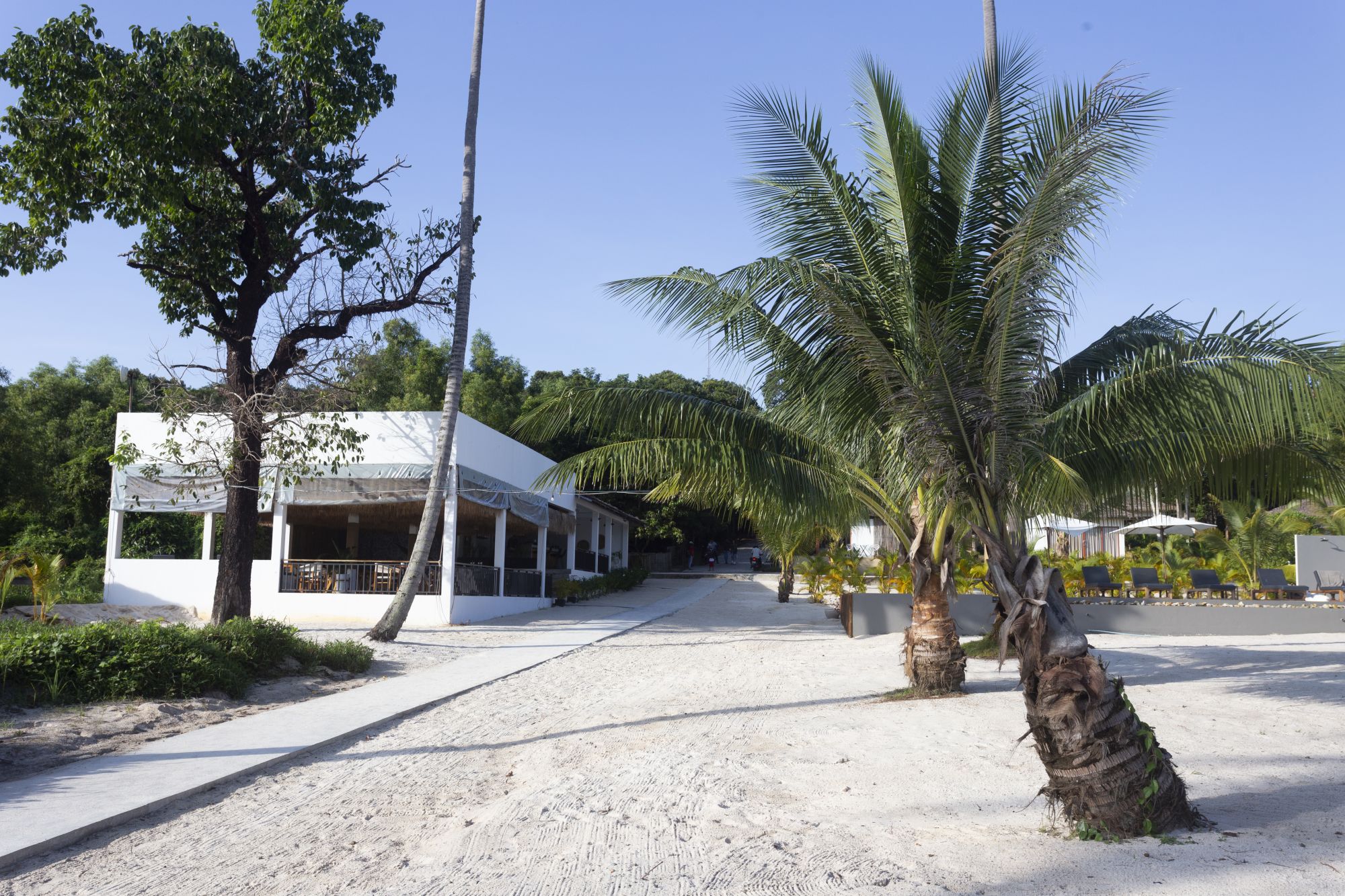 Anaya Koh Rong: New walkway from the pier