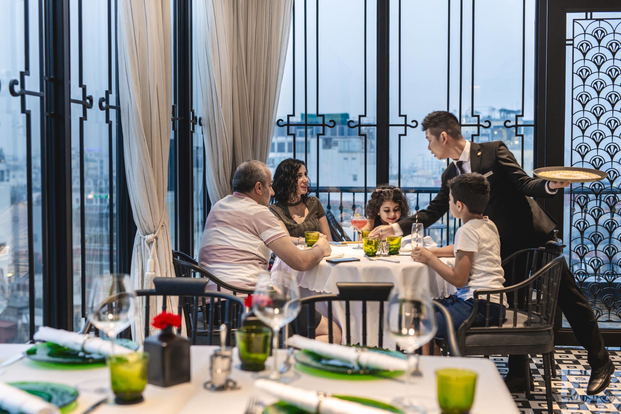 La Siesta Premium Hang Be à Hanoi: Cloud Nine Restaurant