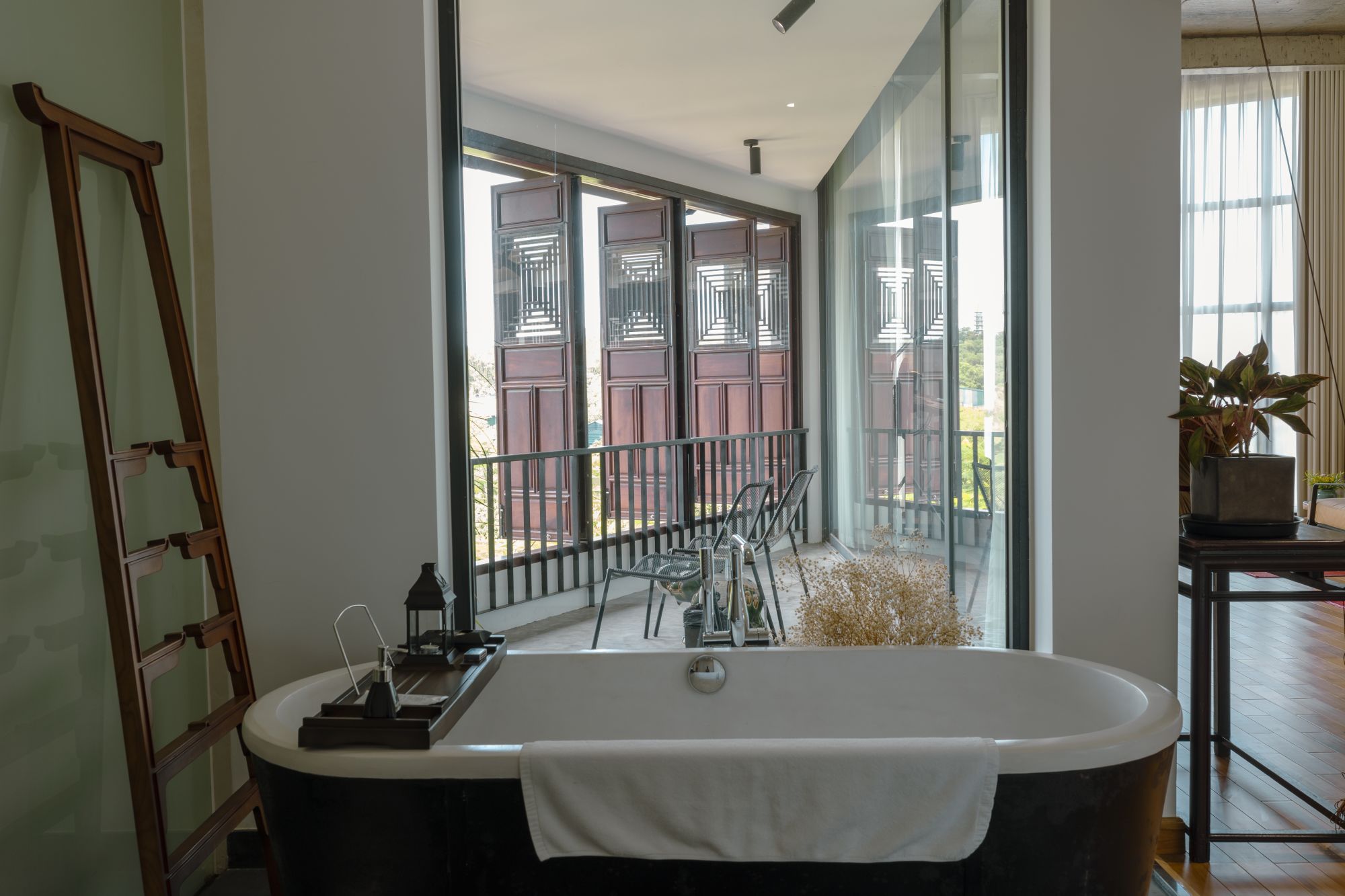 aNhill Boutique in Hue: Deluxe Suite