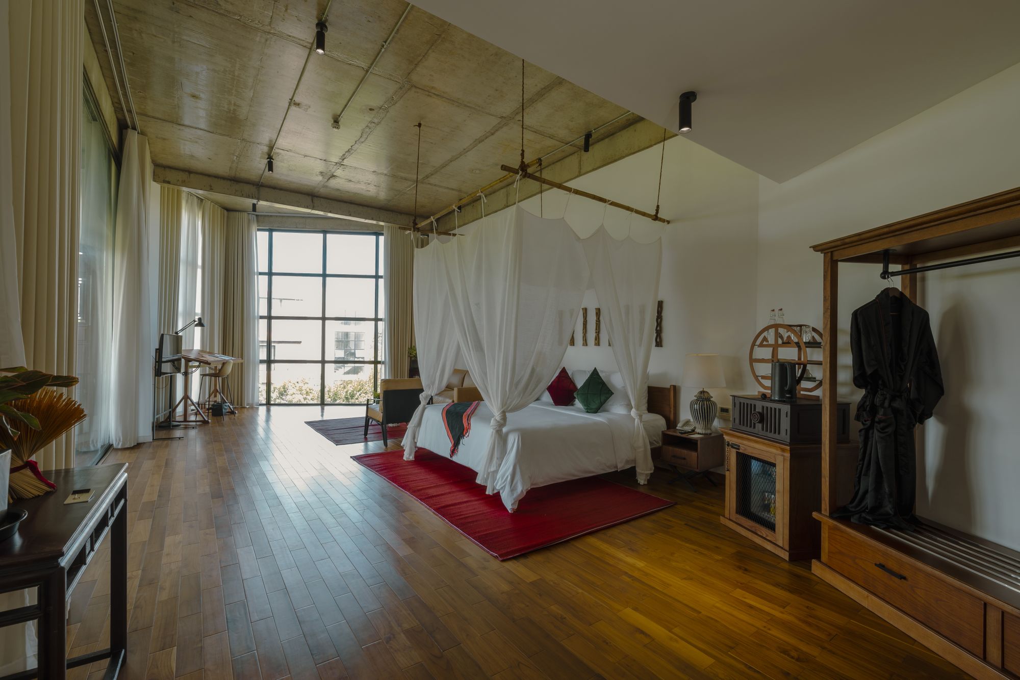 aNhill Boutique in Hue: Deluxe Suite