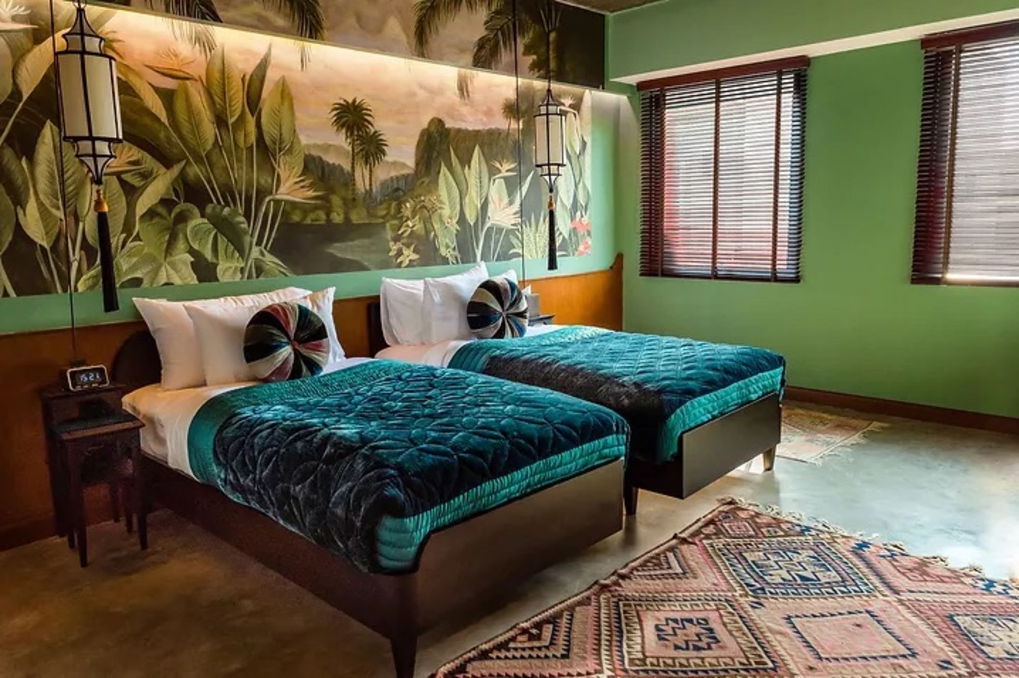 Lao Poet in Vientiane: Urban Deluxe | Twin