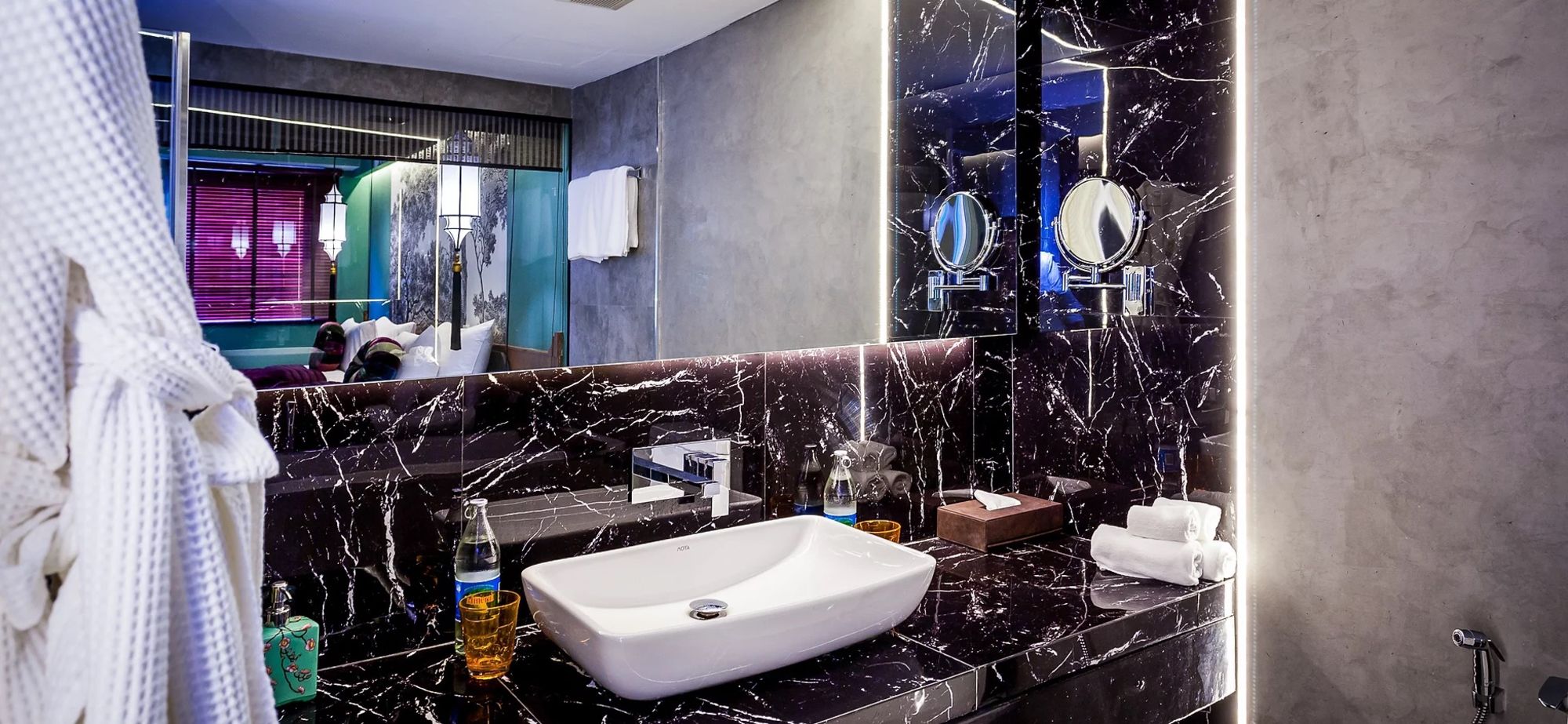 Lao Poet in Vientiane: Urban Deluxe | Twin