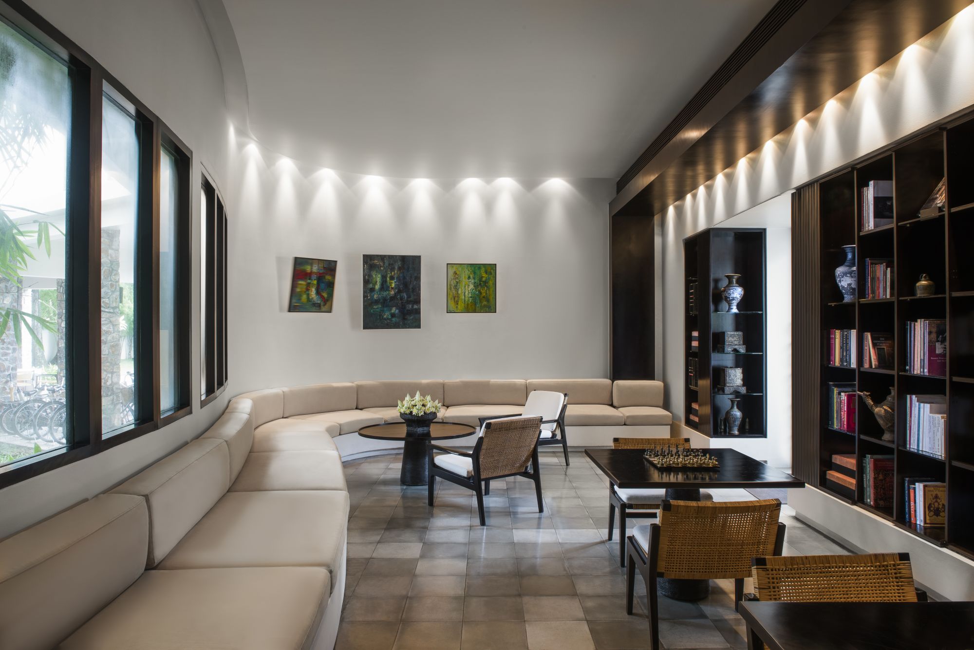 Amansara in Siem Reap: Library