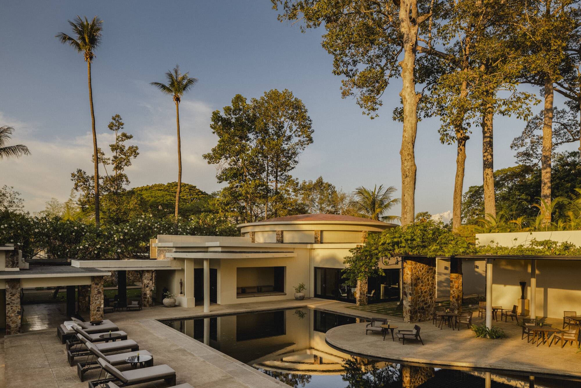 Amansara in Siem Reap: overview pool area