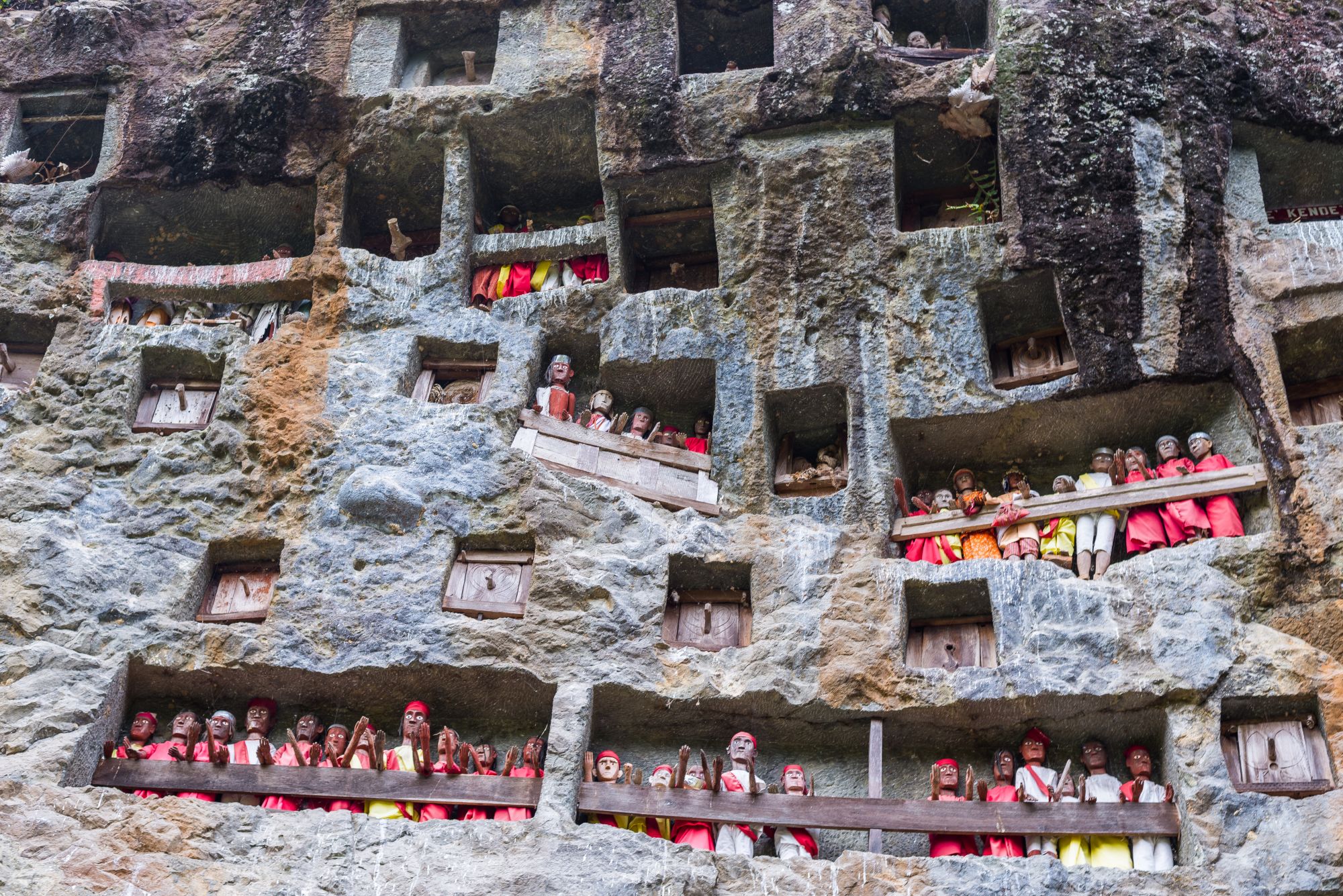 Leserreise abo+ - Indonesien exklusiv - Java, Sulawesi & Bali stilvoll erleben ab Jakarta: Sulawesi Toraja Lemo Graves