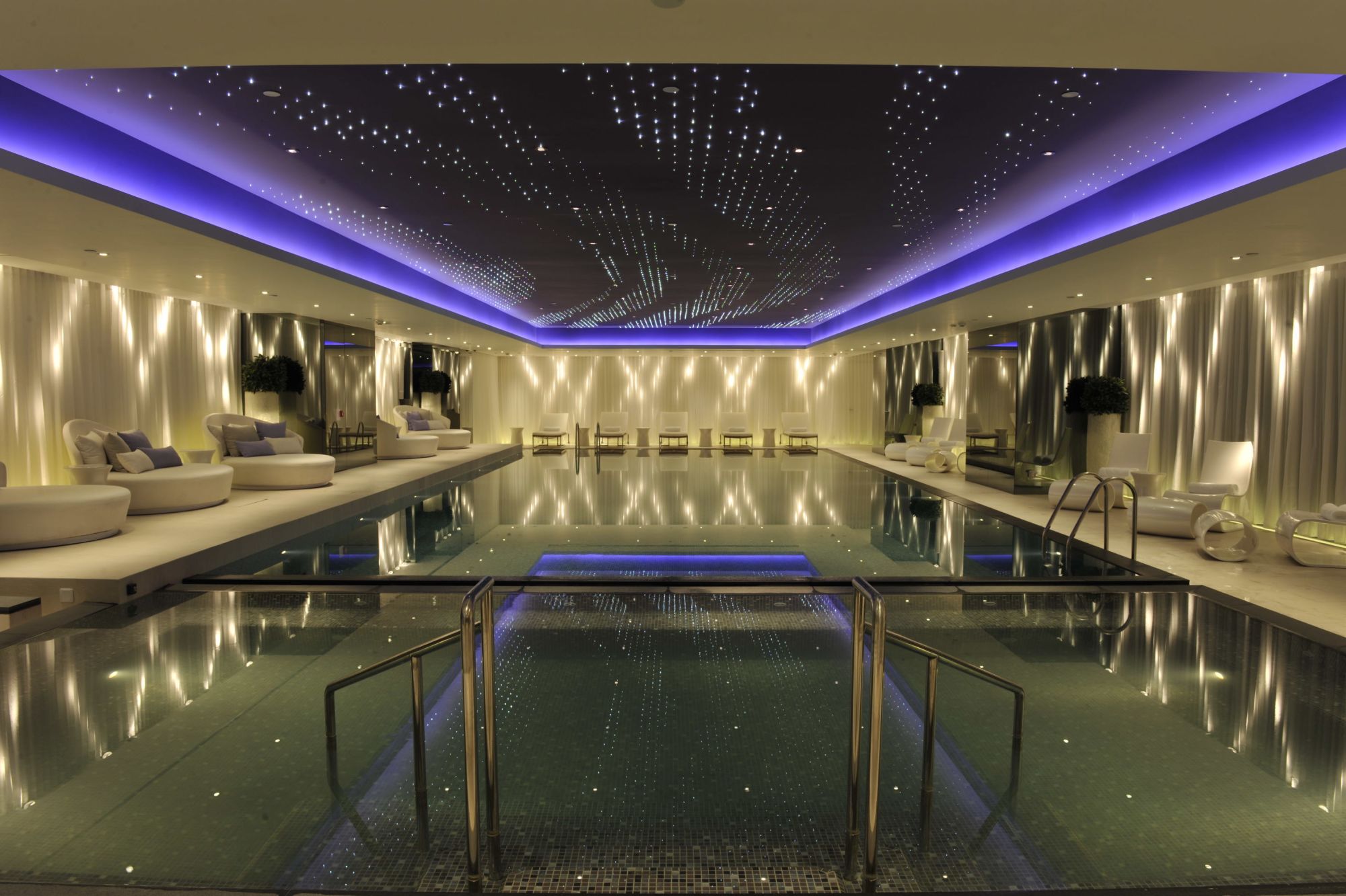 The Mira Hong Kong: Indoor pool