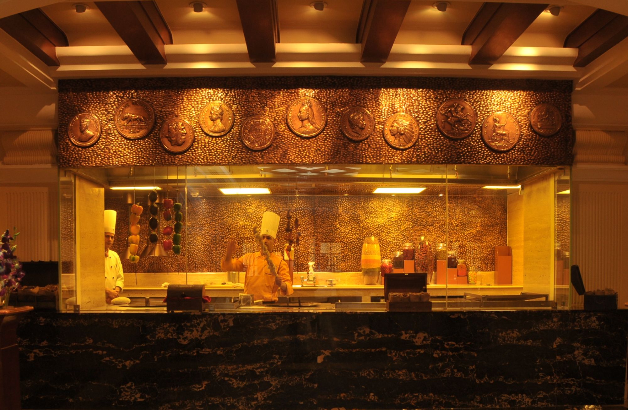 The Imperial New Delhi: Show Kitchen at Daniell's Tavern