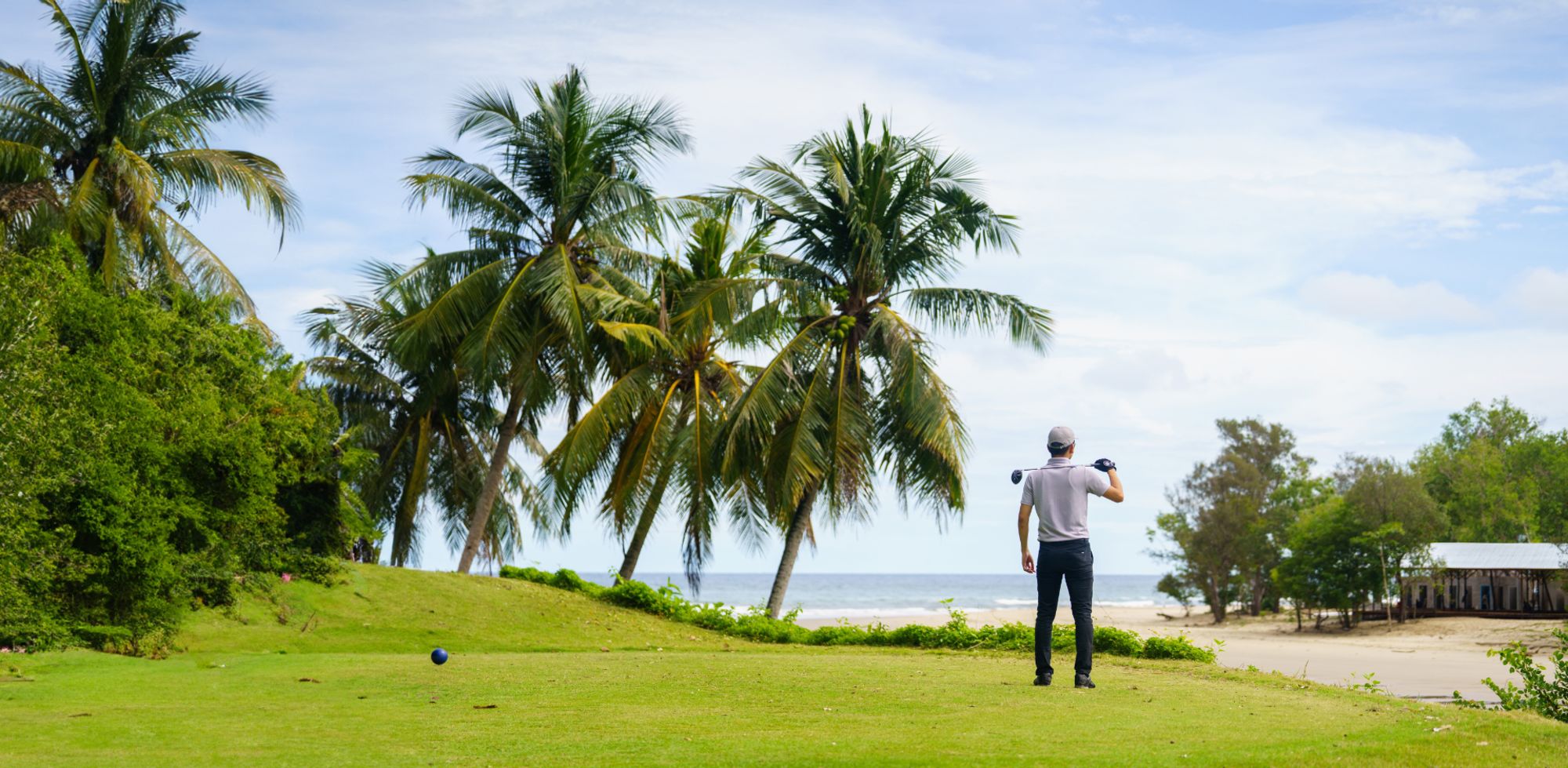 Shangri-La Rasa Ria à Kota Kinabalu: Tee-off Paradise at Dalit Bay Golf and Country Club