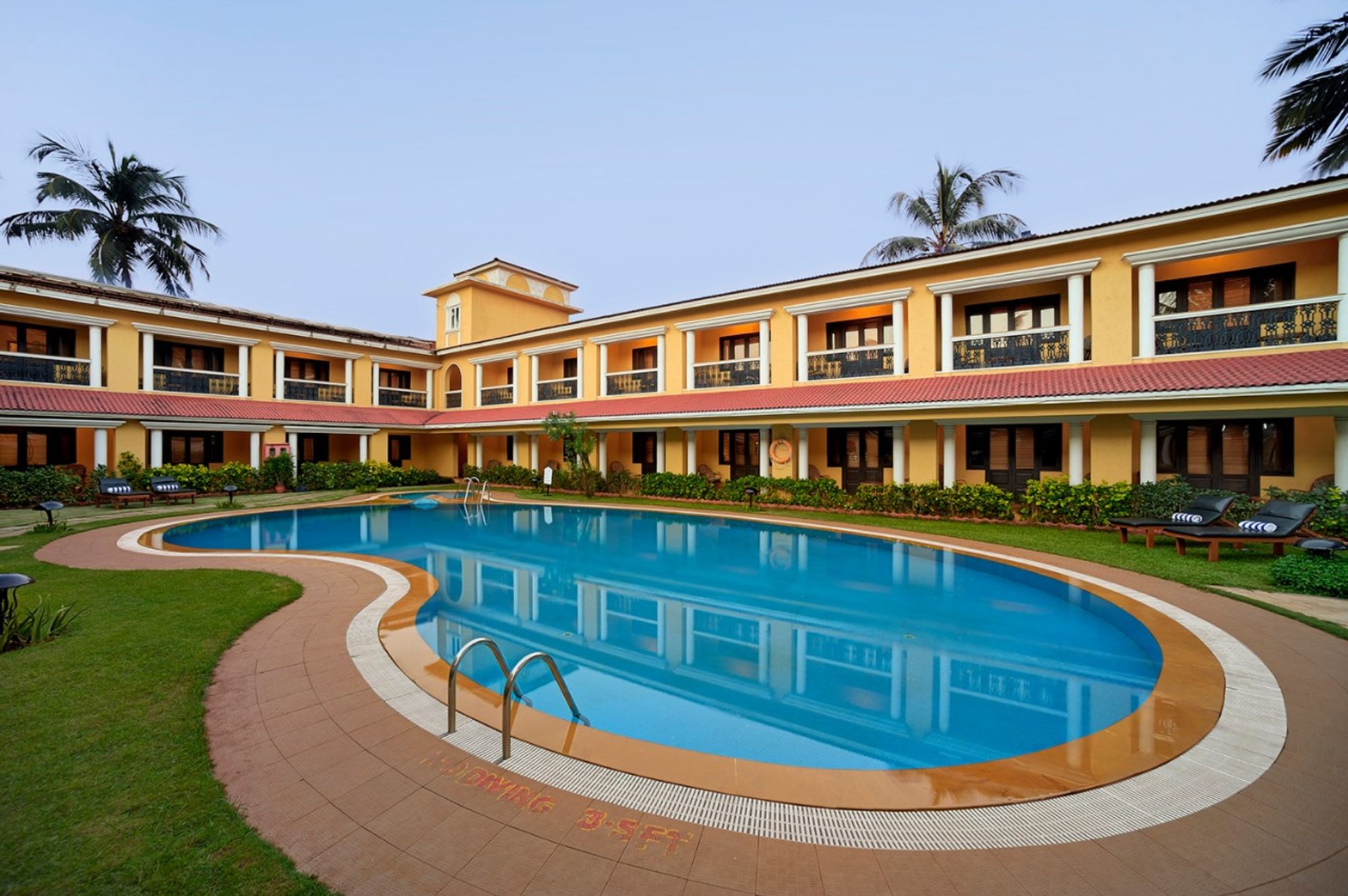 Casa De Goa Boutique Resort: Pool