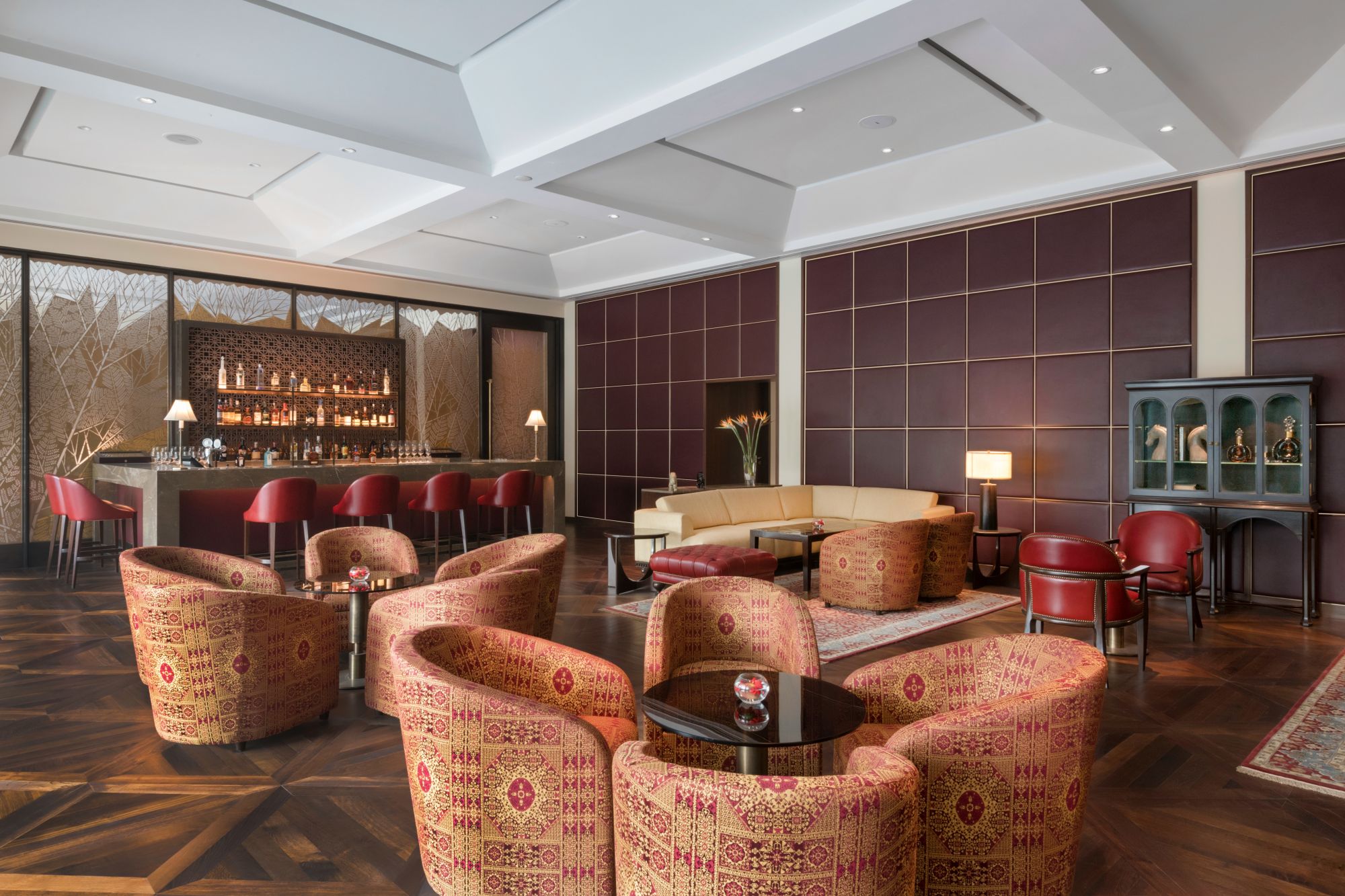 The Oberoi, New Delhi: The Club Bar
