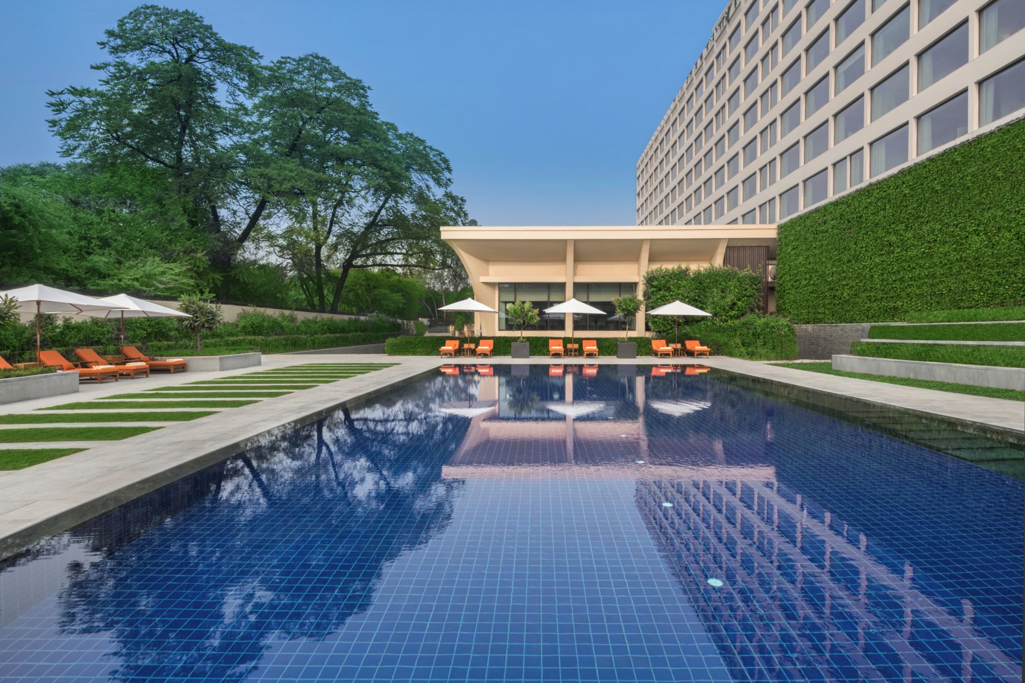 The Oberoi, New Delhi: Swimming Pool