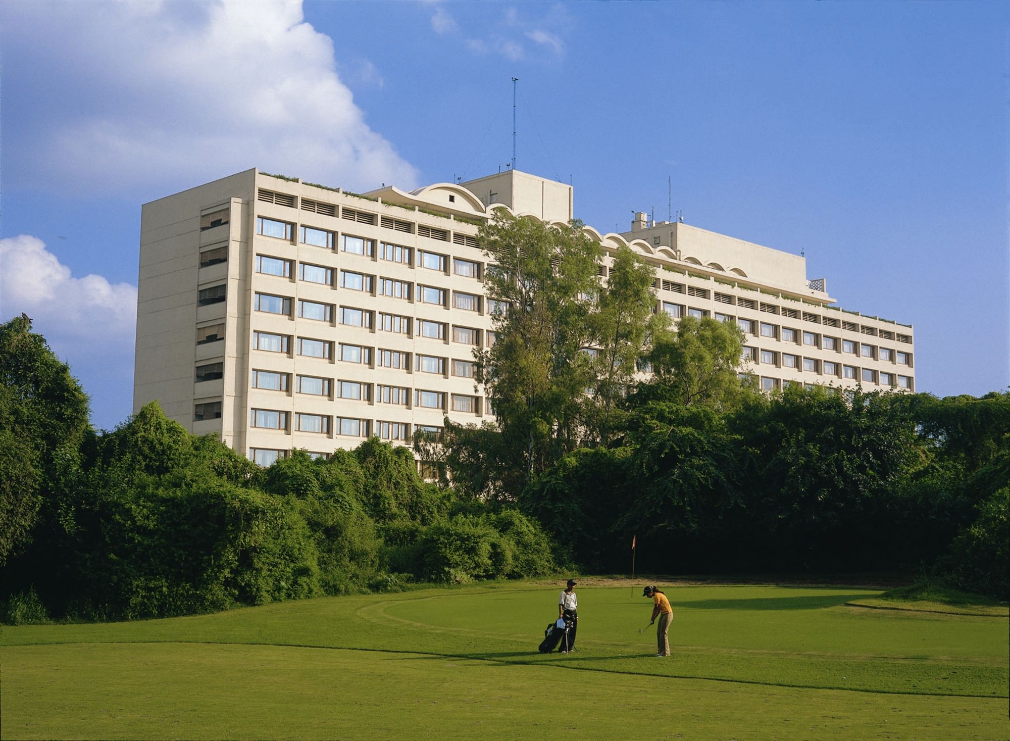 The Oberoi, New Delhi: exterior: