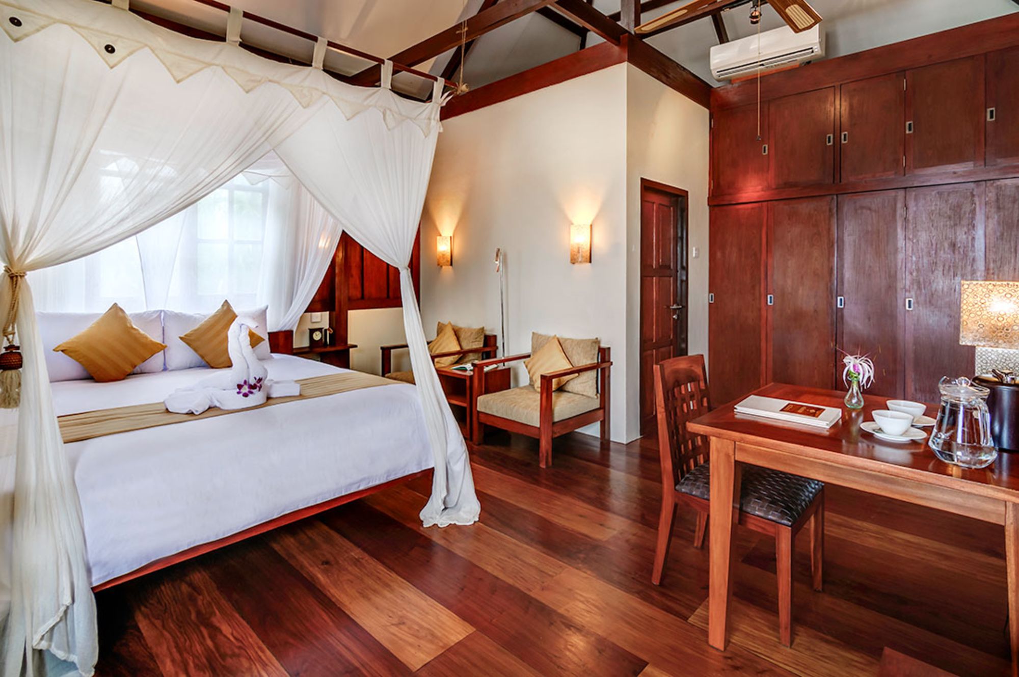 Wakatobi Dive Resort:  Ocean Bungalow | Bedroom
