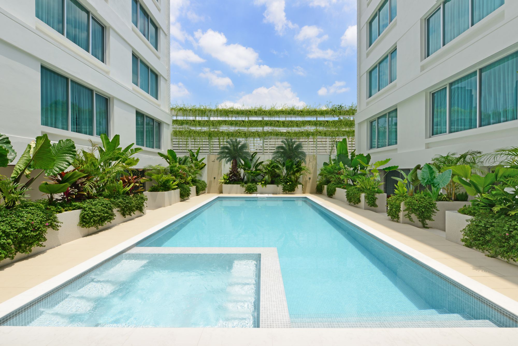 Centre Point Sukhumvit 10 à Bangkok: Swimmingpool | Greenery Wing