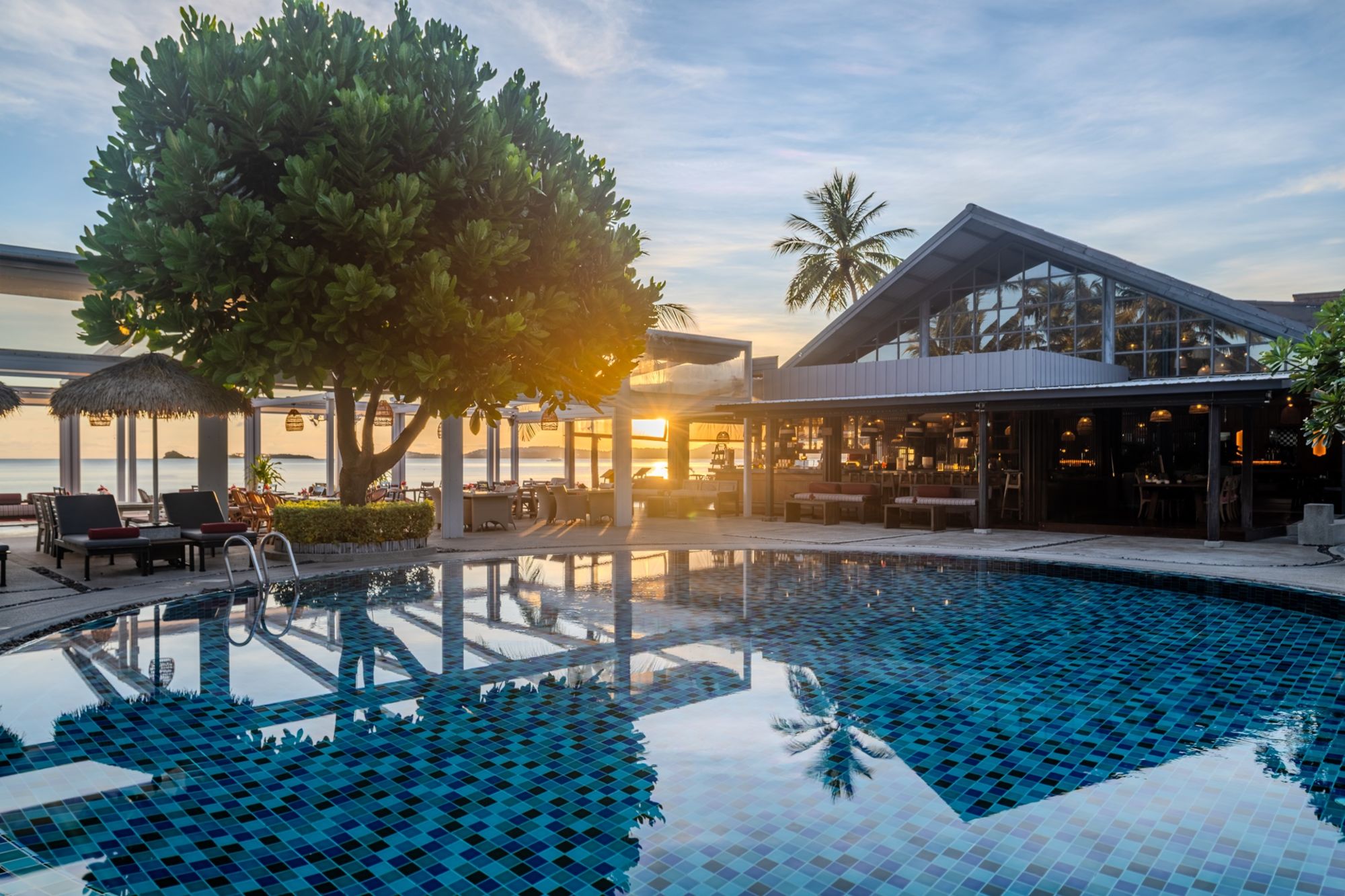 NH Collection Samui Peace Resort in Ko Samui: Pool at Sunset