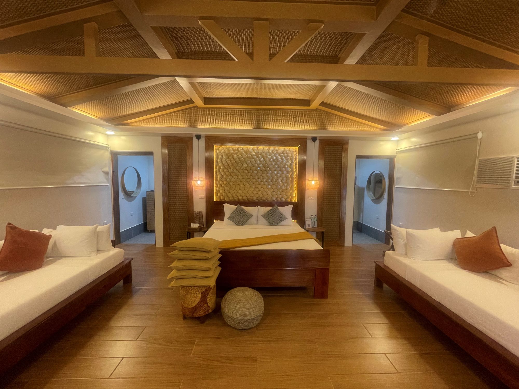 Flower Island Resort in Palawan: Imperial Villa | Bedroom