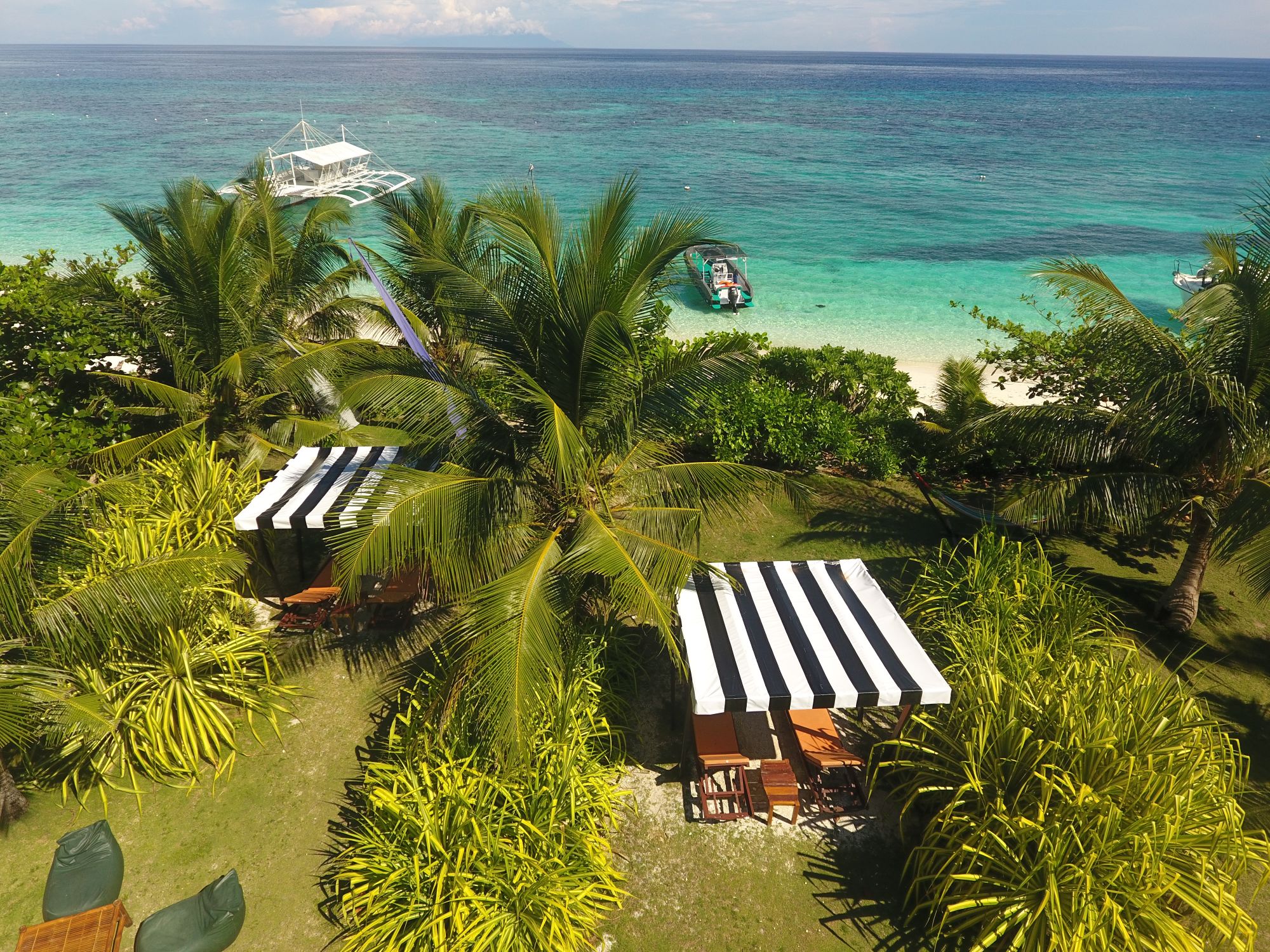 Amun Ini Beach Resort & Spa à Bohol: Sunbathing Area