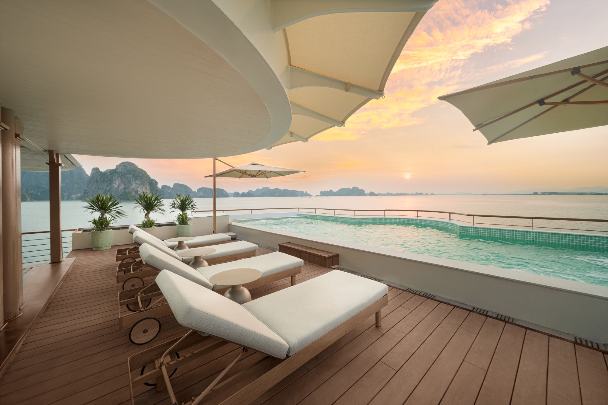 Lan Ha Bucht Kreuzfahrt mit «Bhaya Soul» ab Hanoi: Pool