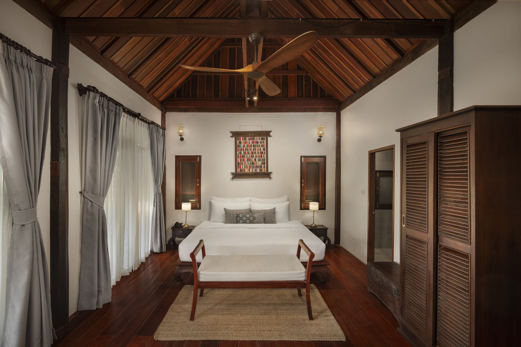 Maison Dalabua in Luang Prabang: Over Water Bungalow