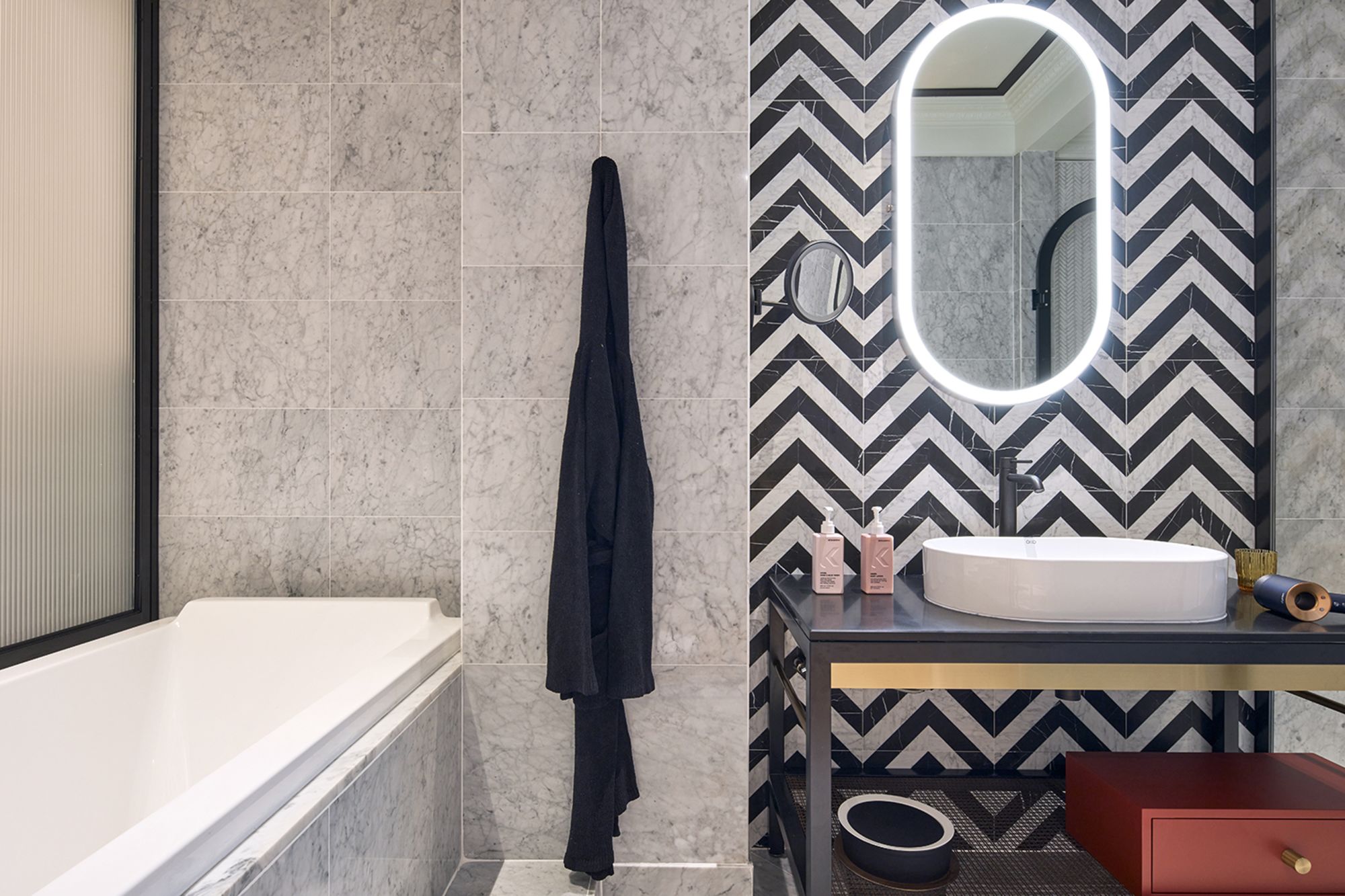 QT Singapore in Singapur:  Bathroom