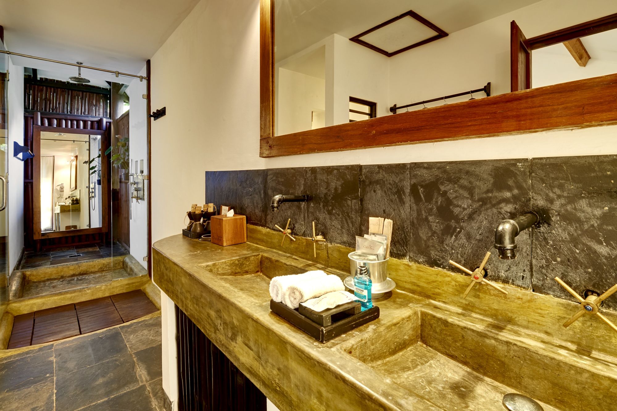 Chen Sea Resort & Spa in Phu Quoc: Seaview Villa | bathroom