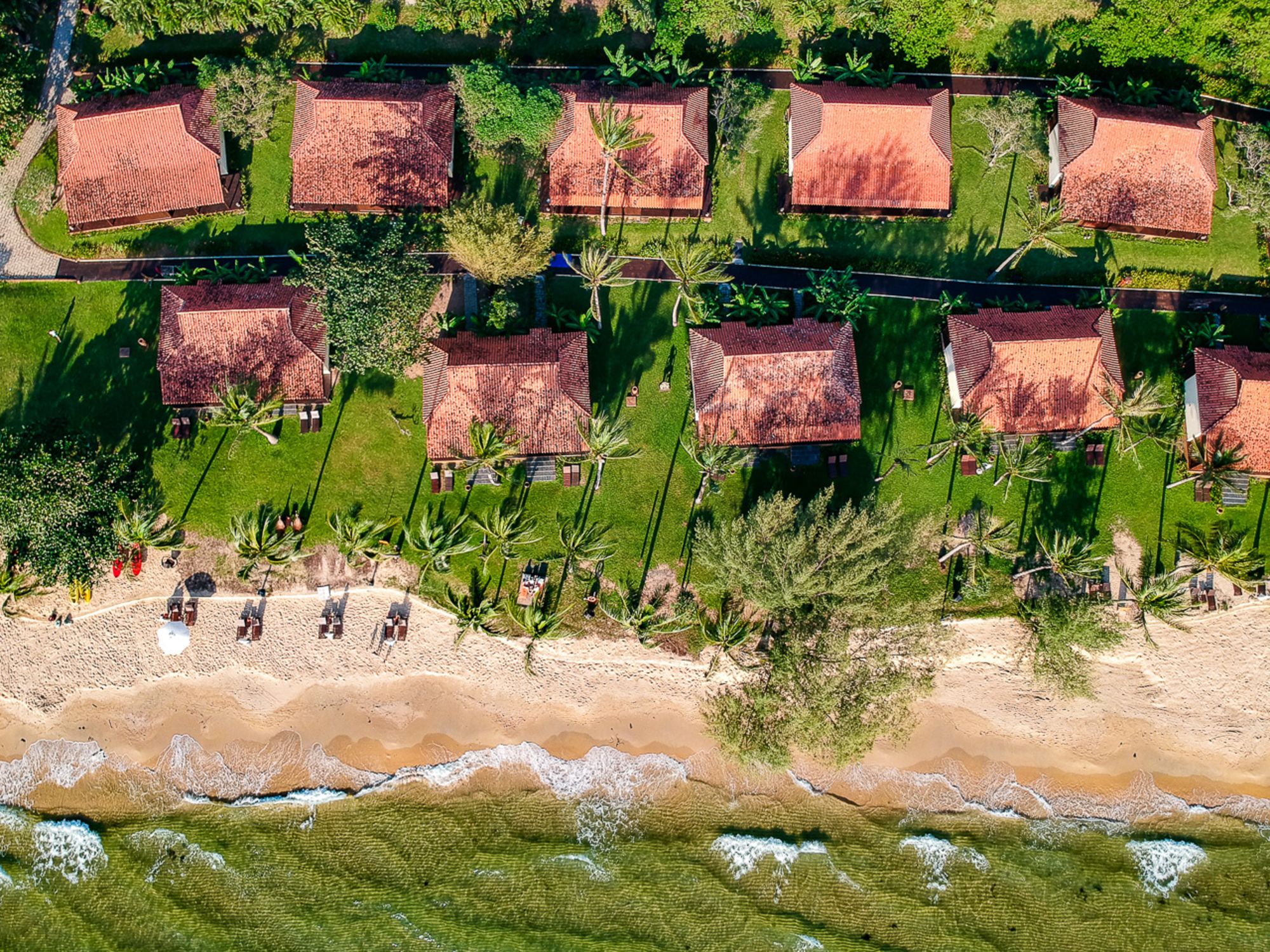 Chen Sea Resort & Spa in Phu Quoc: Beach and bungalows