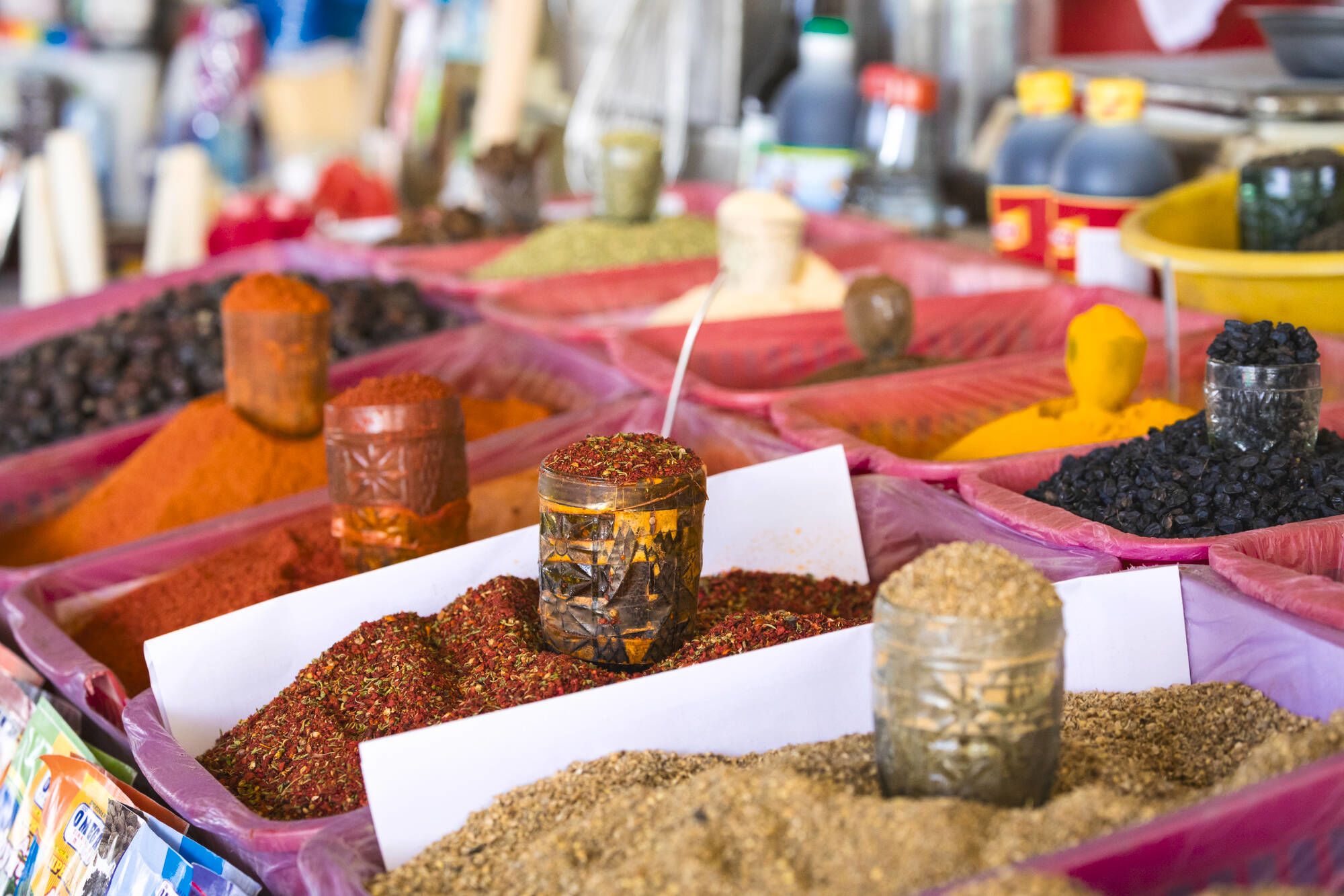 Faszination Seidenstrasse de Tachkent: Traditional bazaar with spices in Tashkent