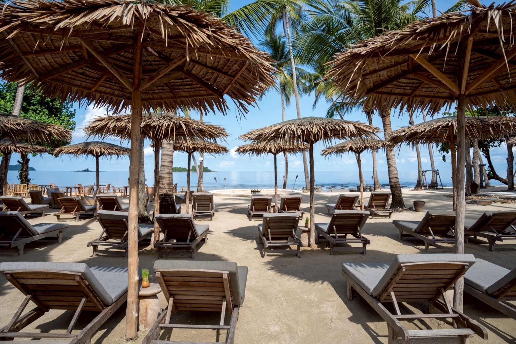 Dinso Resort & Villas Ko Chang Vignette Collection:  Beach