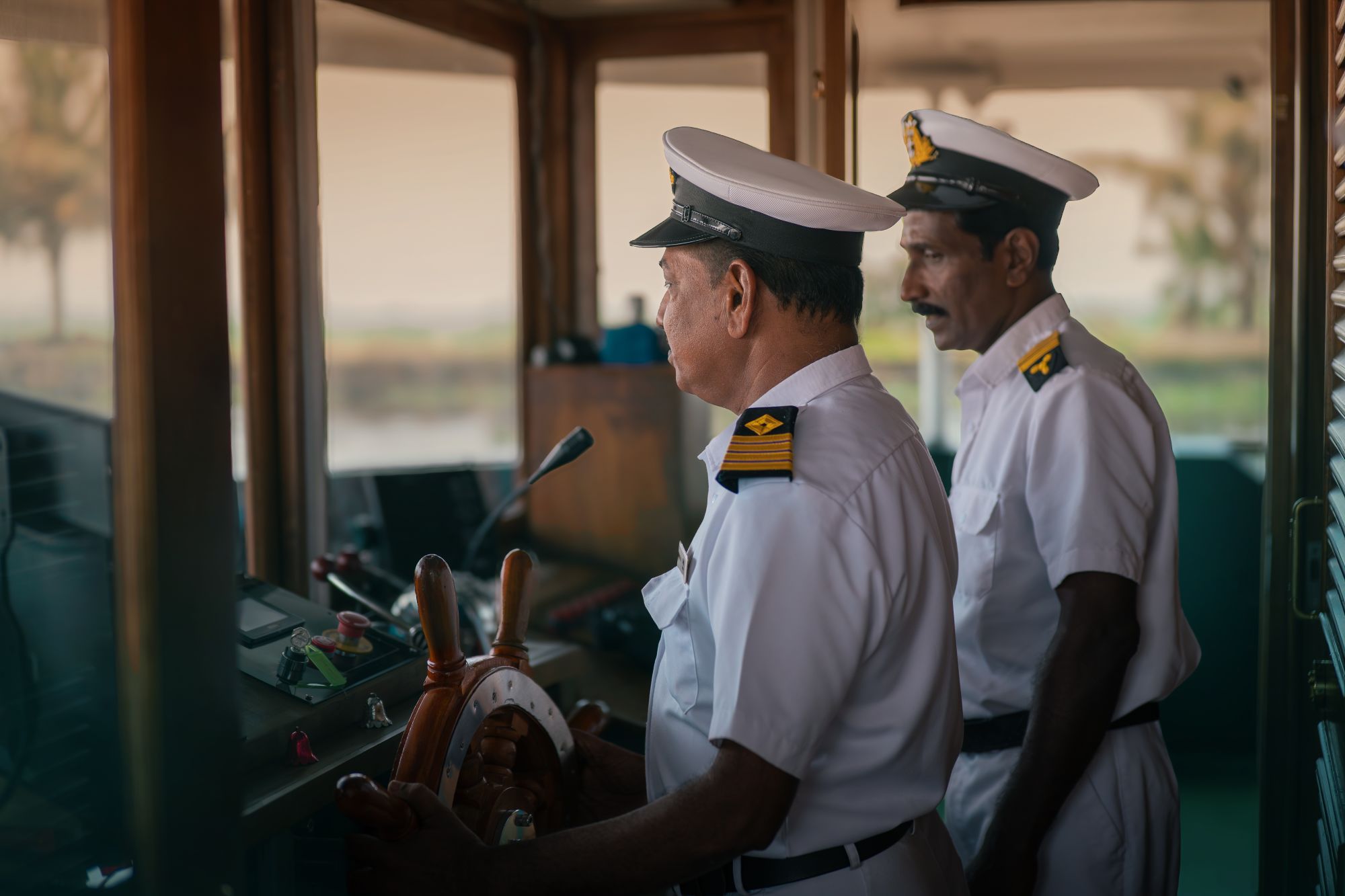 Keralas stille Wasserwelten ab Kochi: RV Kochi Pandaw | Captain