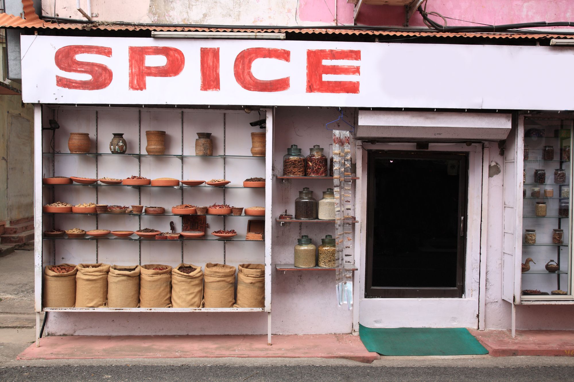 Keralas stille Wasserwelten ab Kochi: Kochi | Spices & herbs shop
