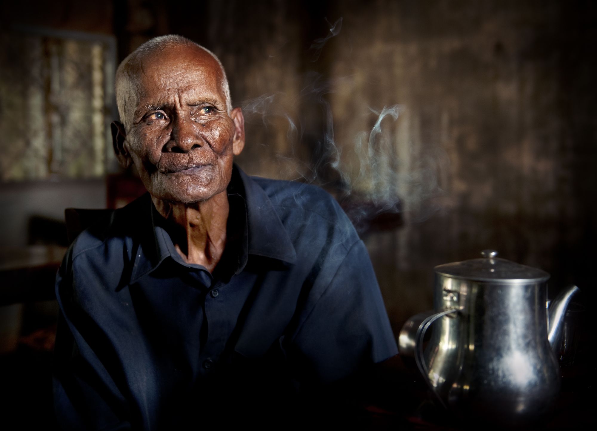 Le Cambodge pour les fins connaisseurs de Siem Reap: Portrait of an old man in a Tea Shop