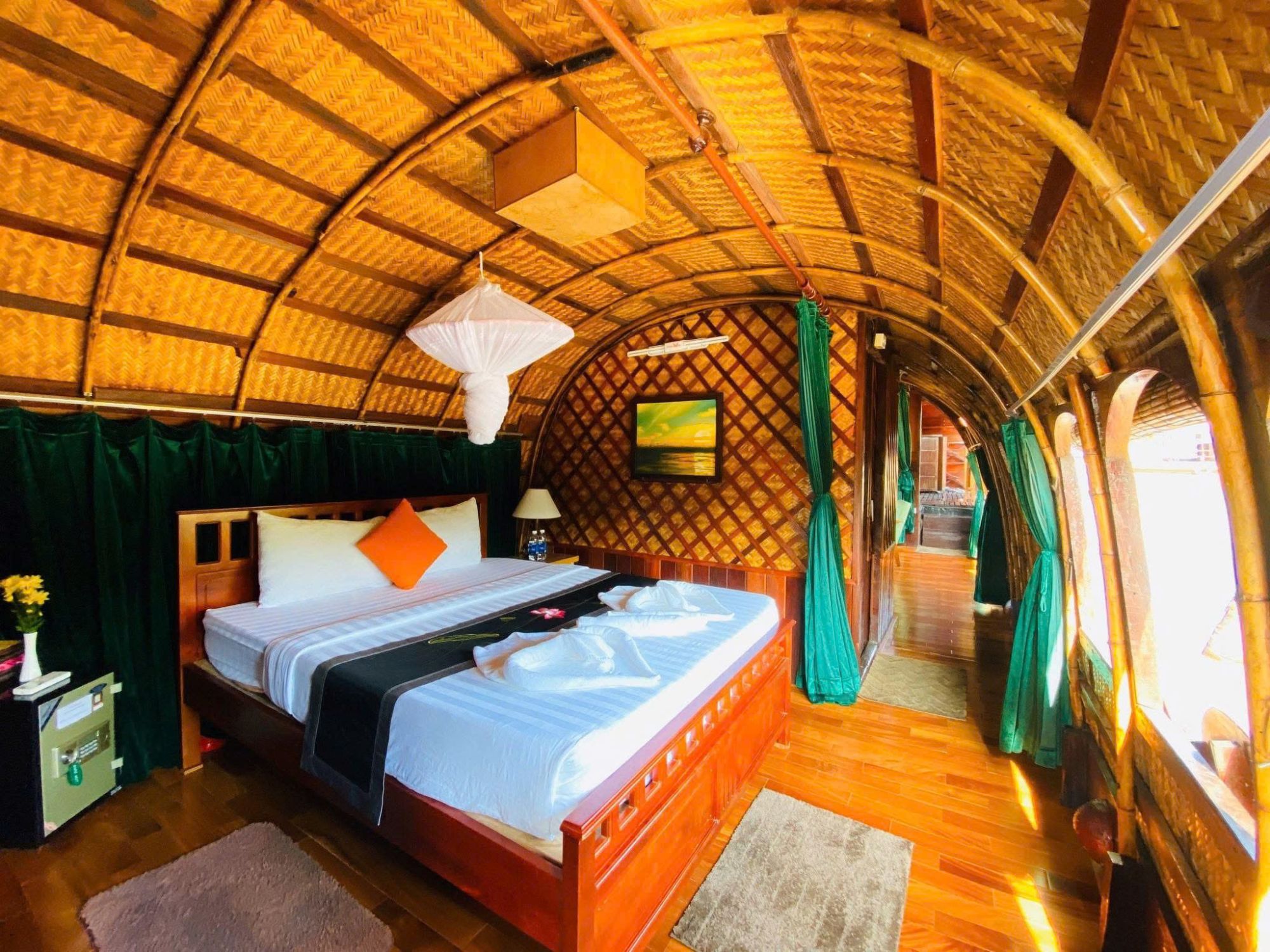 Mekong Delta mit «Mango Cruise» Privatboot ab Saigon: Mango Cruise sampan | bedroom