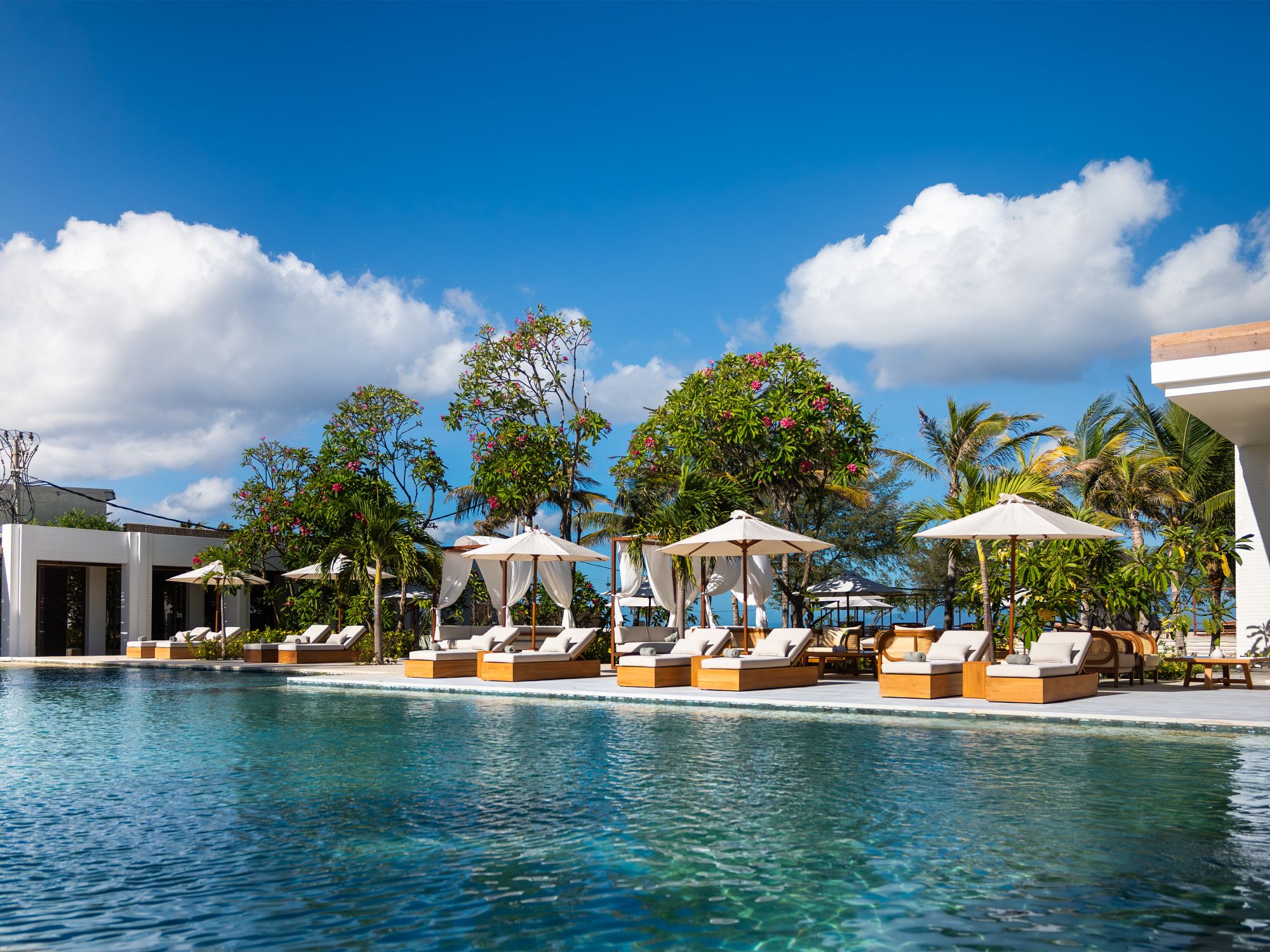 Cocana Resort in Gili:  Pacifica Poolsuite Pool Club