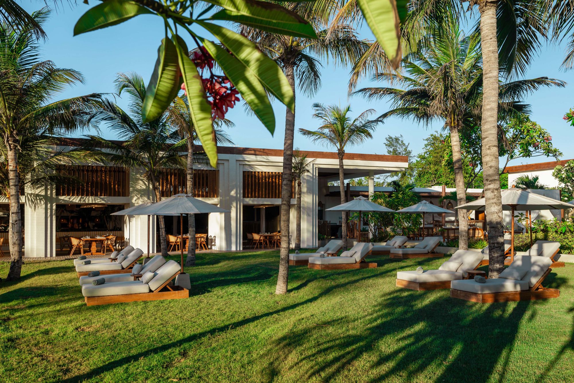 Cocana Resort in Gili:  Pool Lounge area