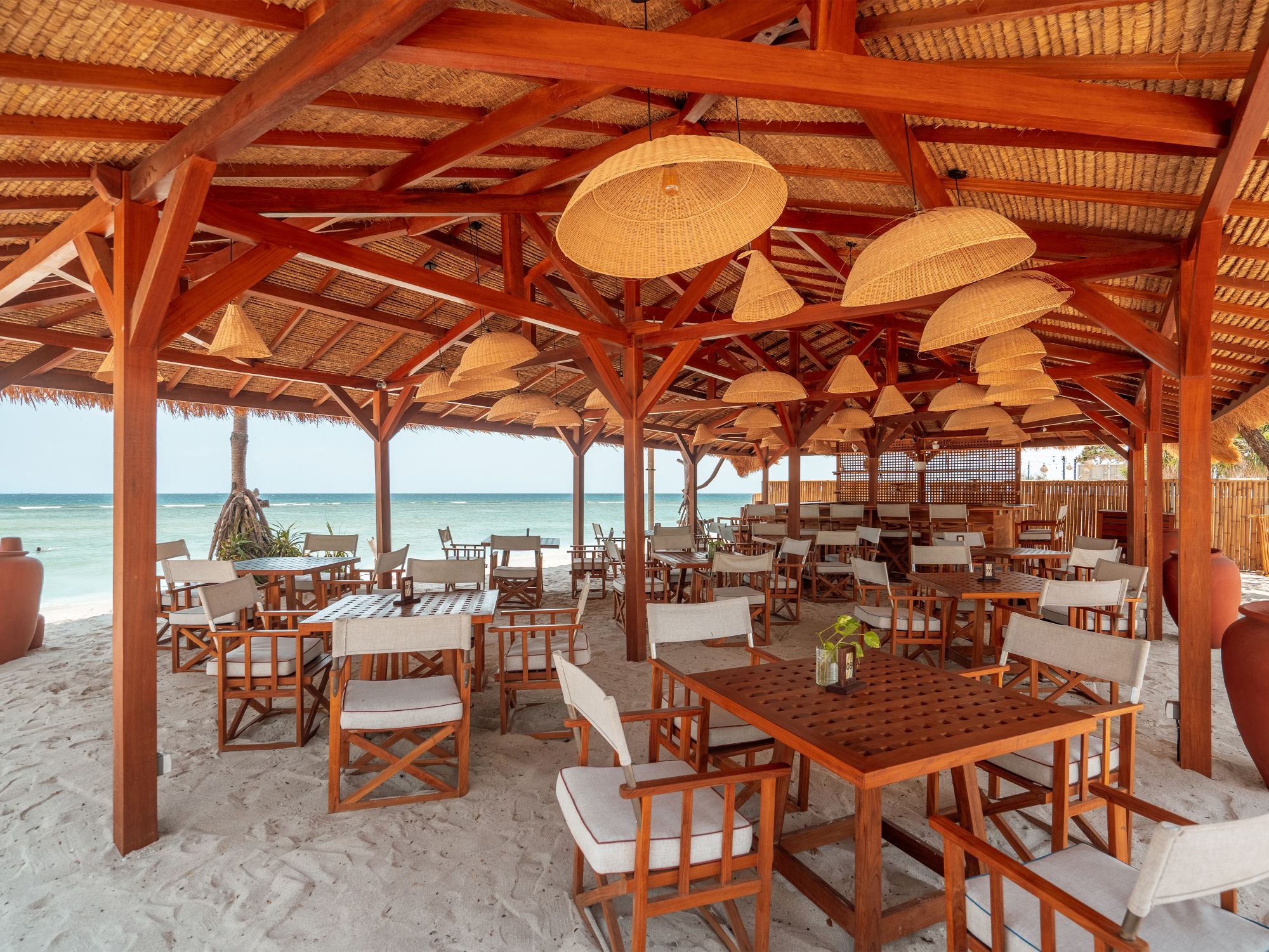Cocana Resort in Gili:  Sunset Club