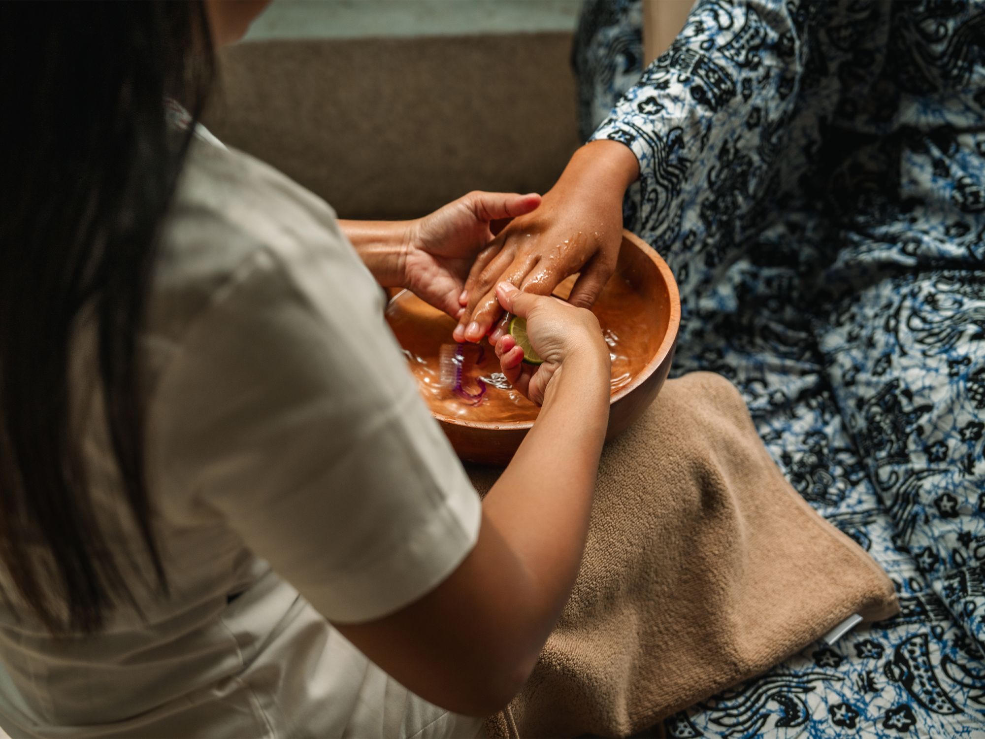 Cocana Resort in Gili:  Spa Treatment