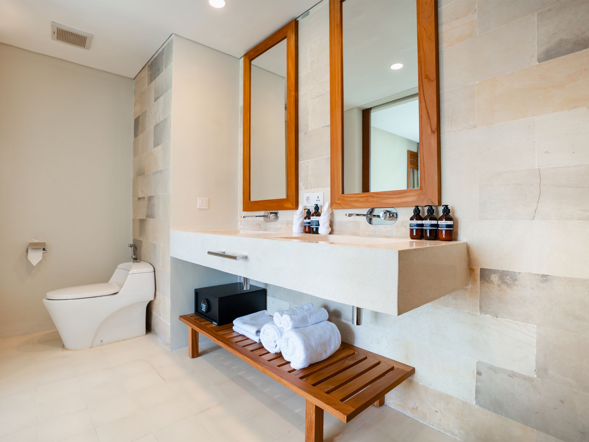 Cocana Resort in Gili:  Deluxe Lagoon Suite Pool View | Deluxe Lagoon Suite Pool Access