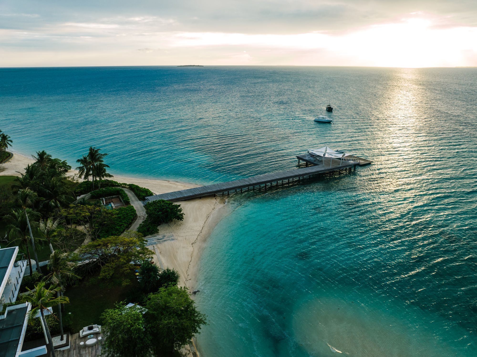 Banwa Private Island in Palawan: exterior: Banwa Private Island Infinity Dock