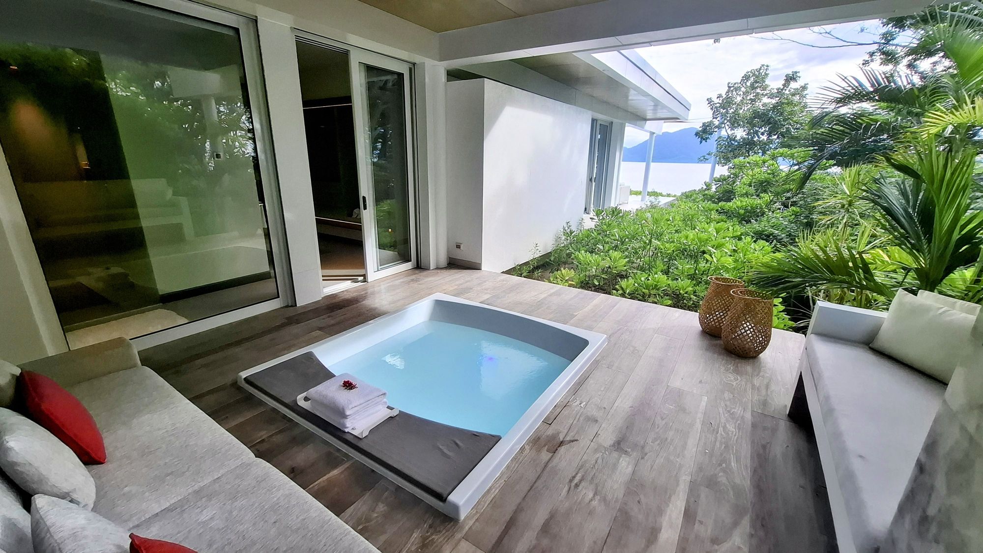 Banwa Private Island in Palawan: North One Villa