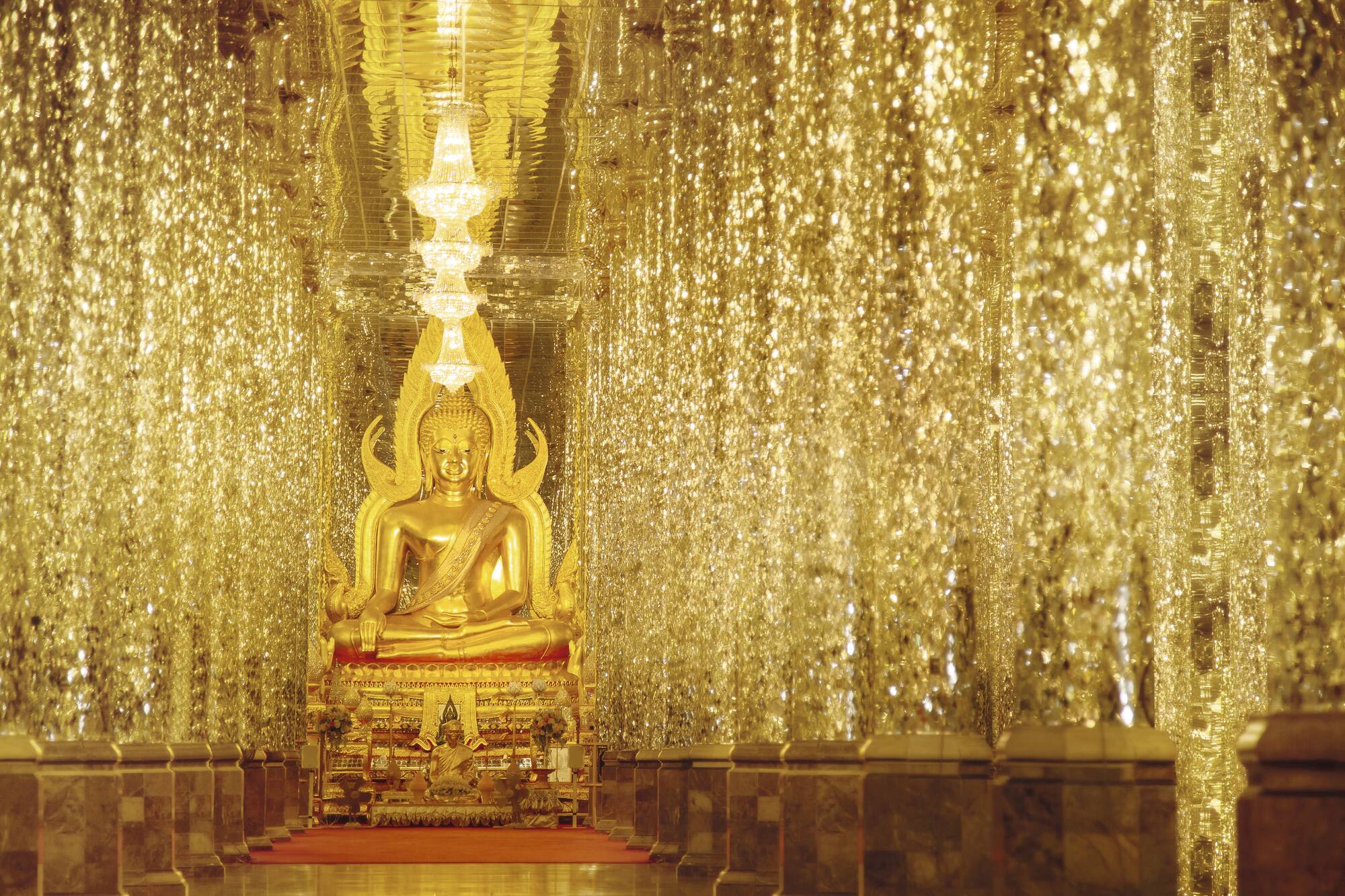 Leserreise SonntagsZeitung & BaslerZeitung - Vom pulsierenden Bangkok zu den 4'000 Inseln: Crystal Temple Uthai Thani