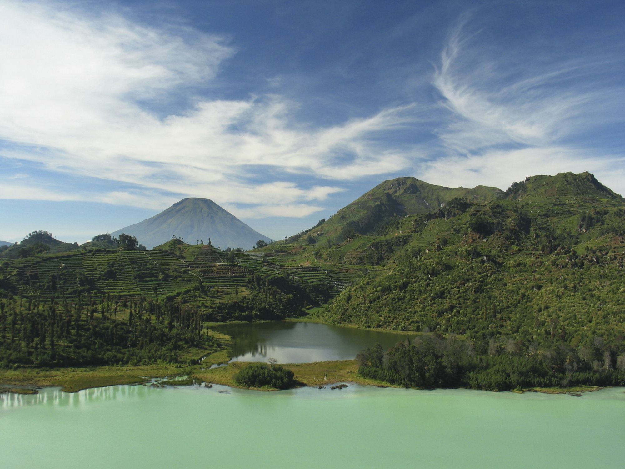 Java-Bali compactes de Yogyakarta: Java Dieng Plateau Telaga Warna Lake