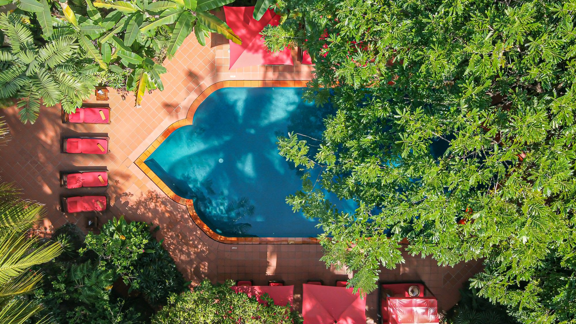Angkor Village Hotel à Siem Reap: Pool aerial view