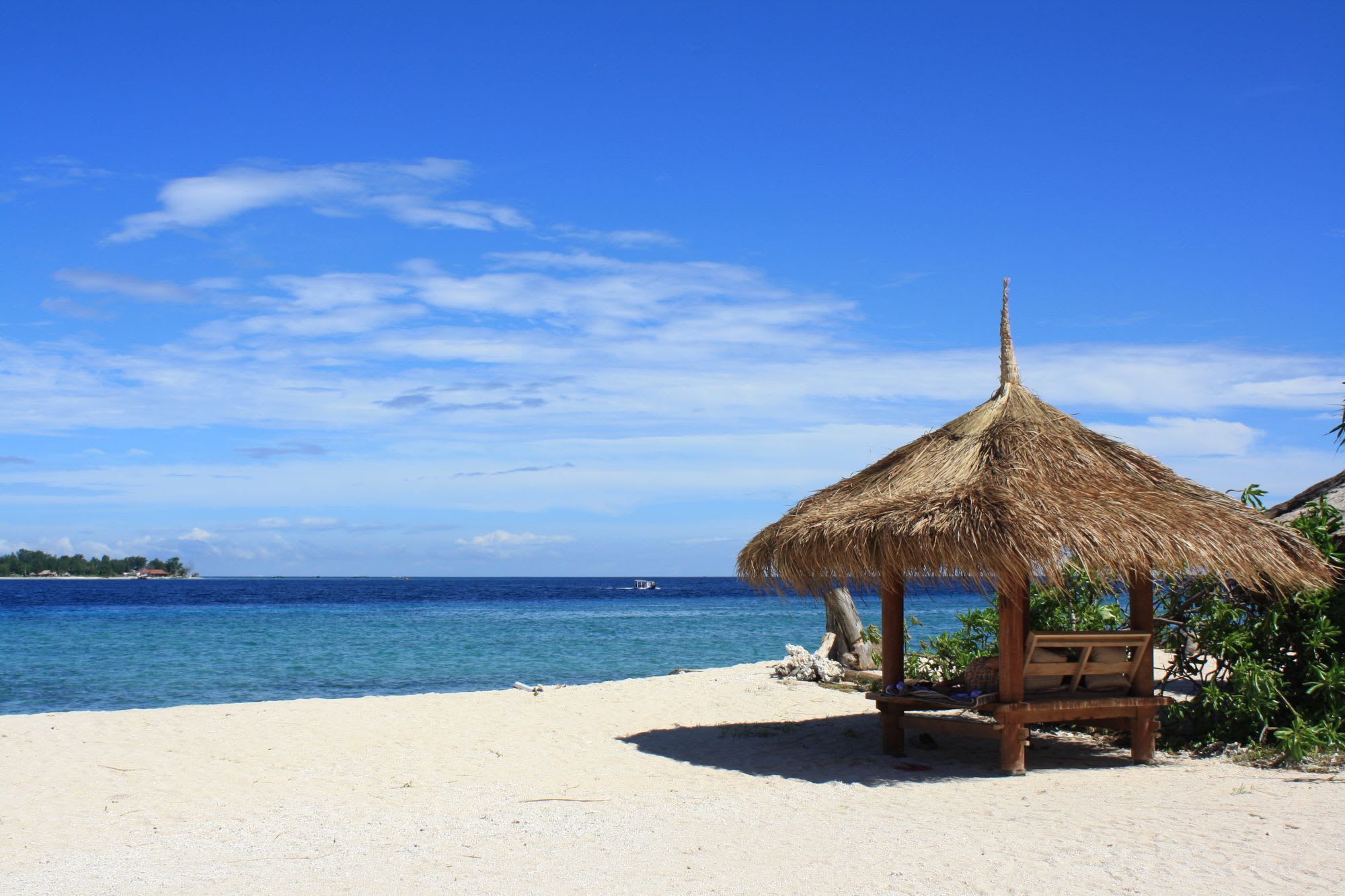 Mahamaya à Gili: beach baruga