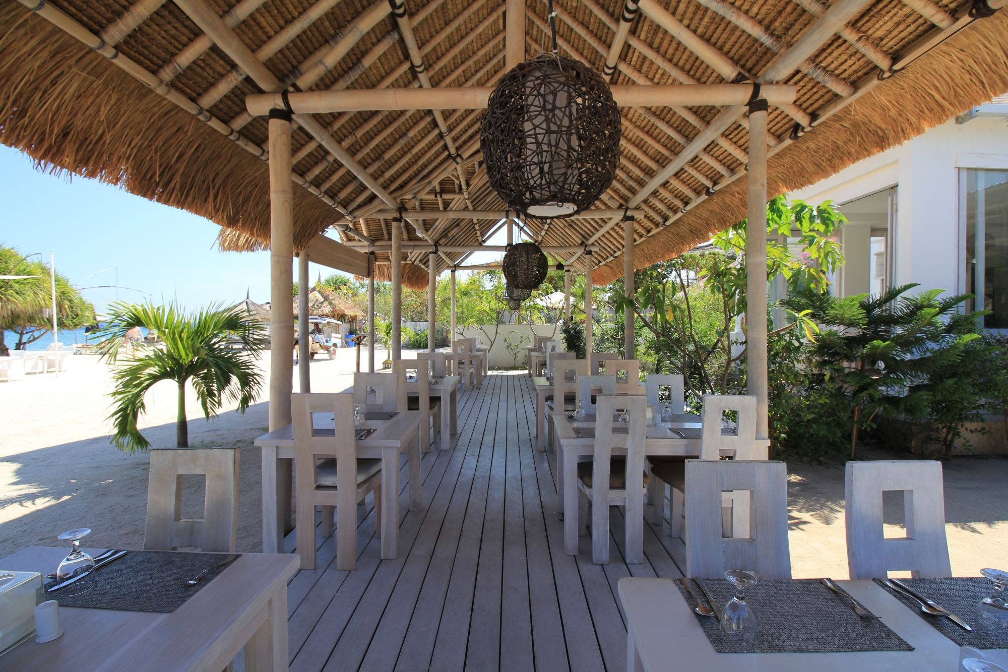 Mahamaya à Gili: Restaurant deck