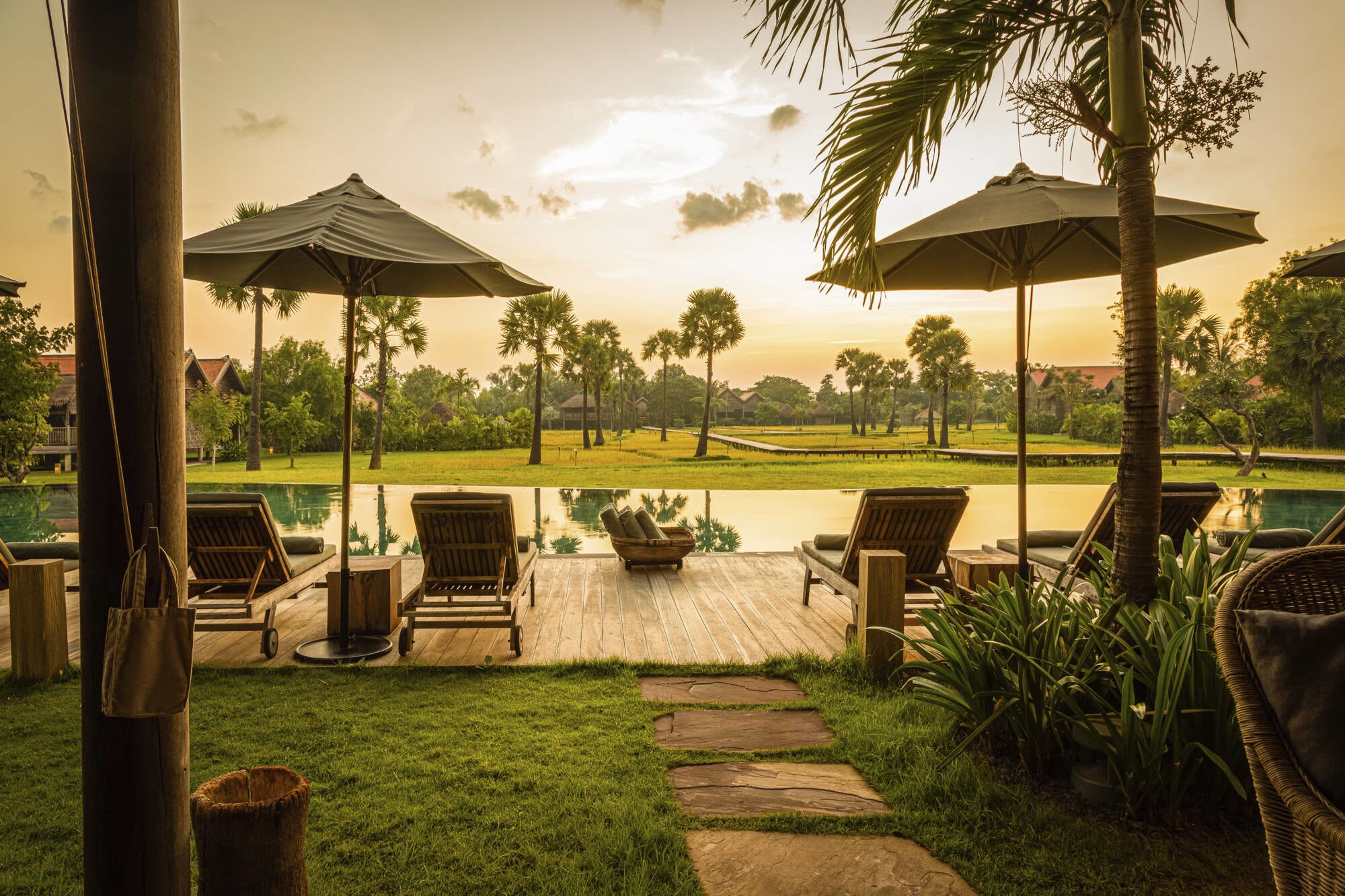 Phum Baitang in Siem Reap: Pool Bar