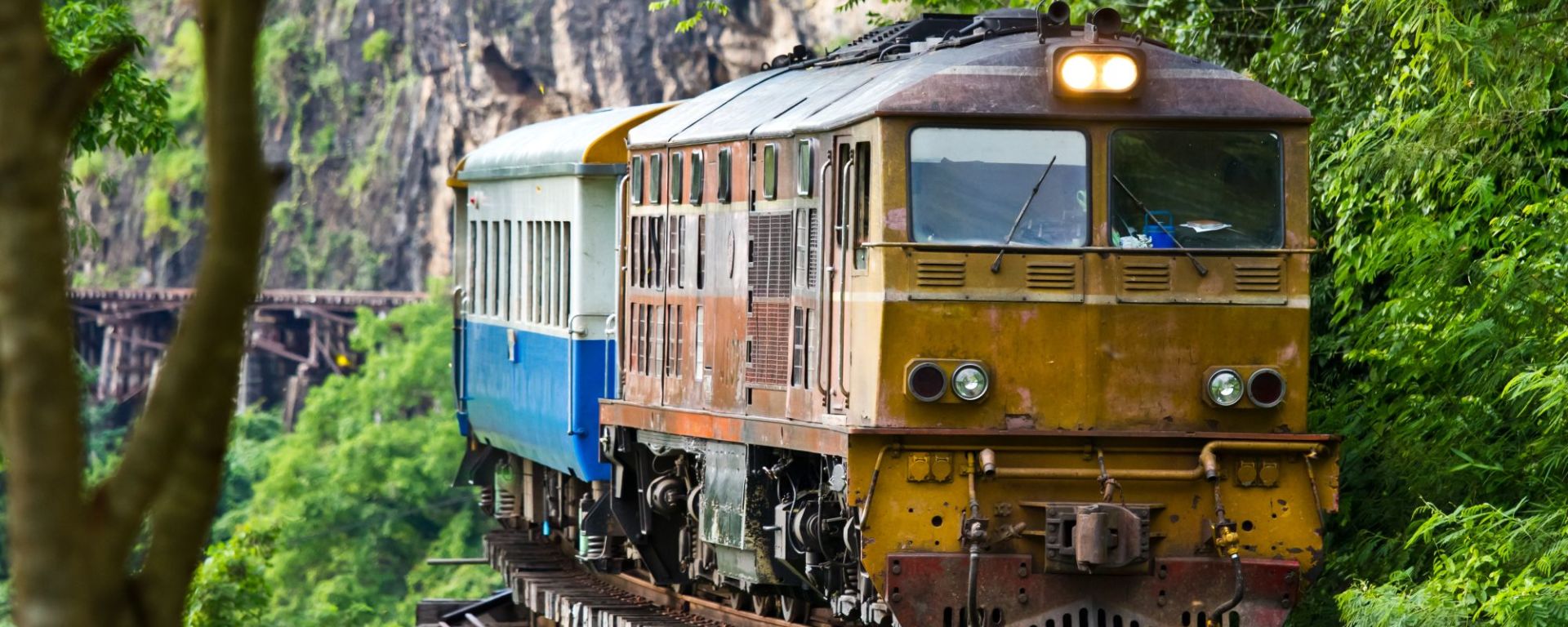 Pont de la rivière Kwai & expérience des éléphants à Bangkok: River Kwai: Death Railway