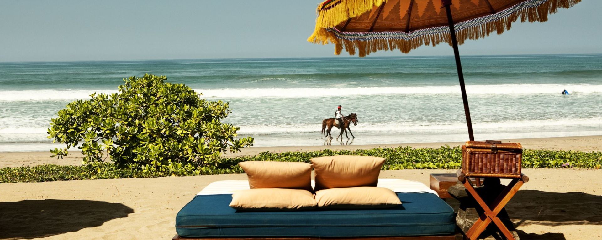 The Oberoi Beach Resort, Bali à Sud de Bali: Day bed by the beach
