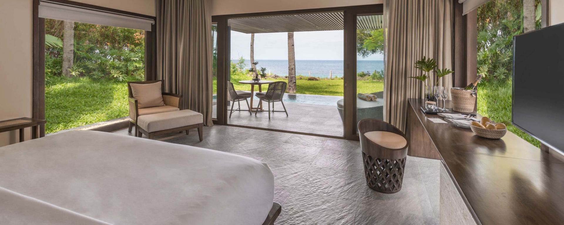 Amorita Resort in Bohol:  Sea View Pool Villa